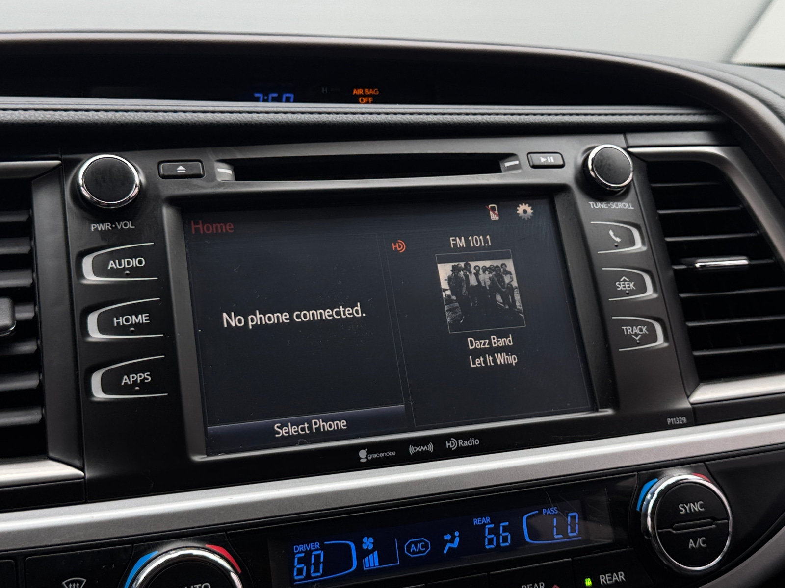 Thumbnail: 2017 Toyota Highlander - 4