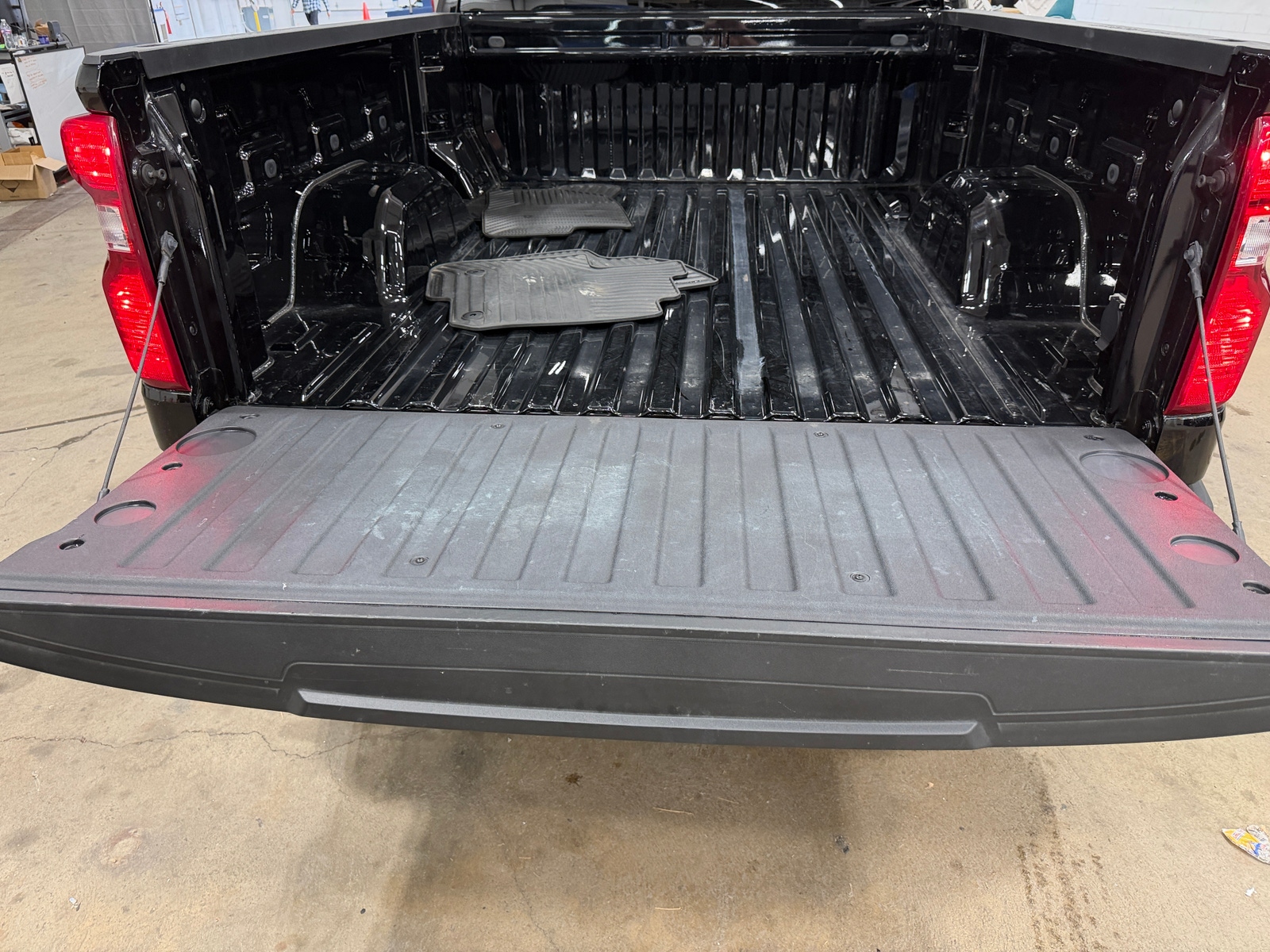 Thumbnail: 2024 Chevrolet Silverado 1500 - 7