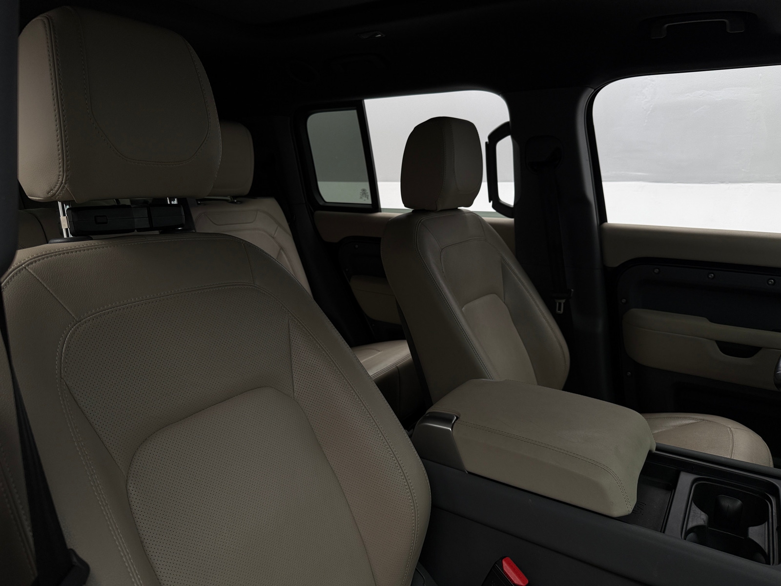 Thumbnail: 2023 Land Rover Defender - 2