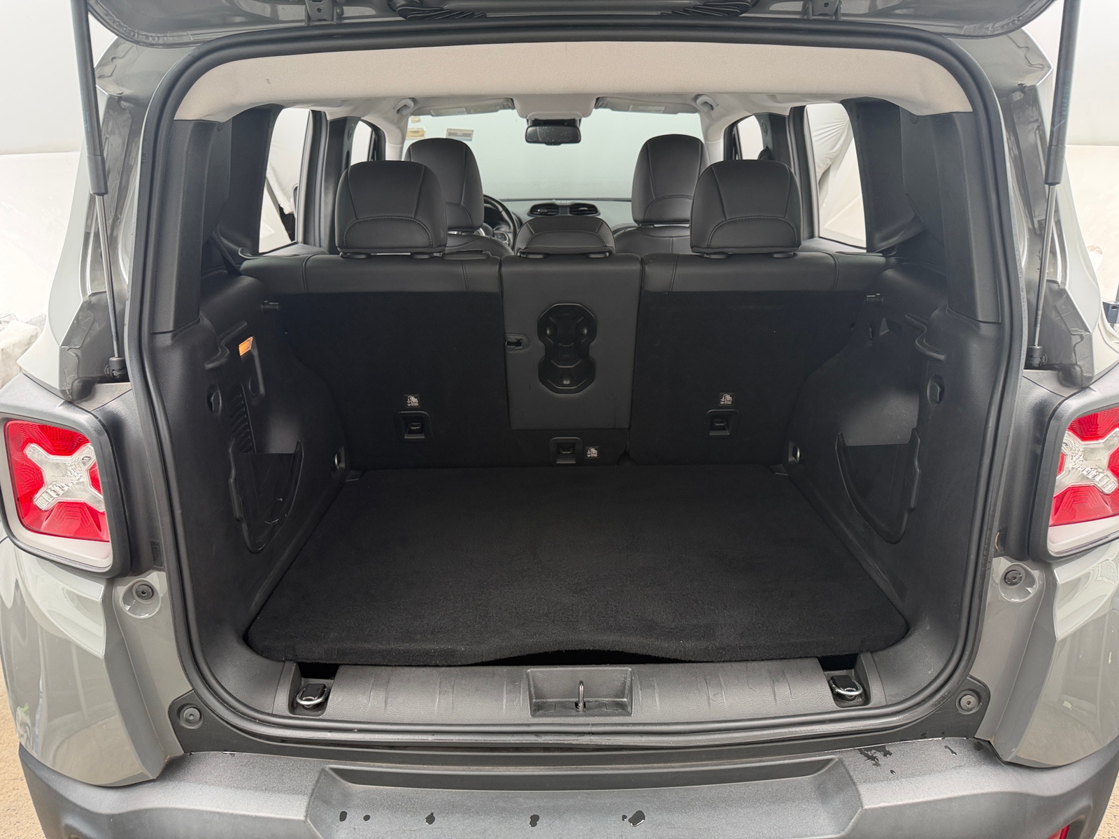 Thumbnail: 2021 Jeep Renegade - 6