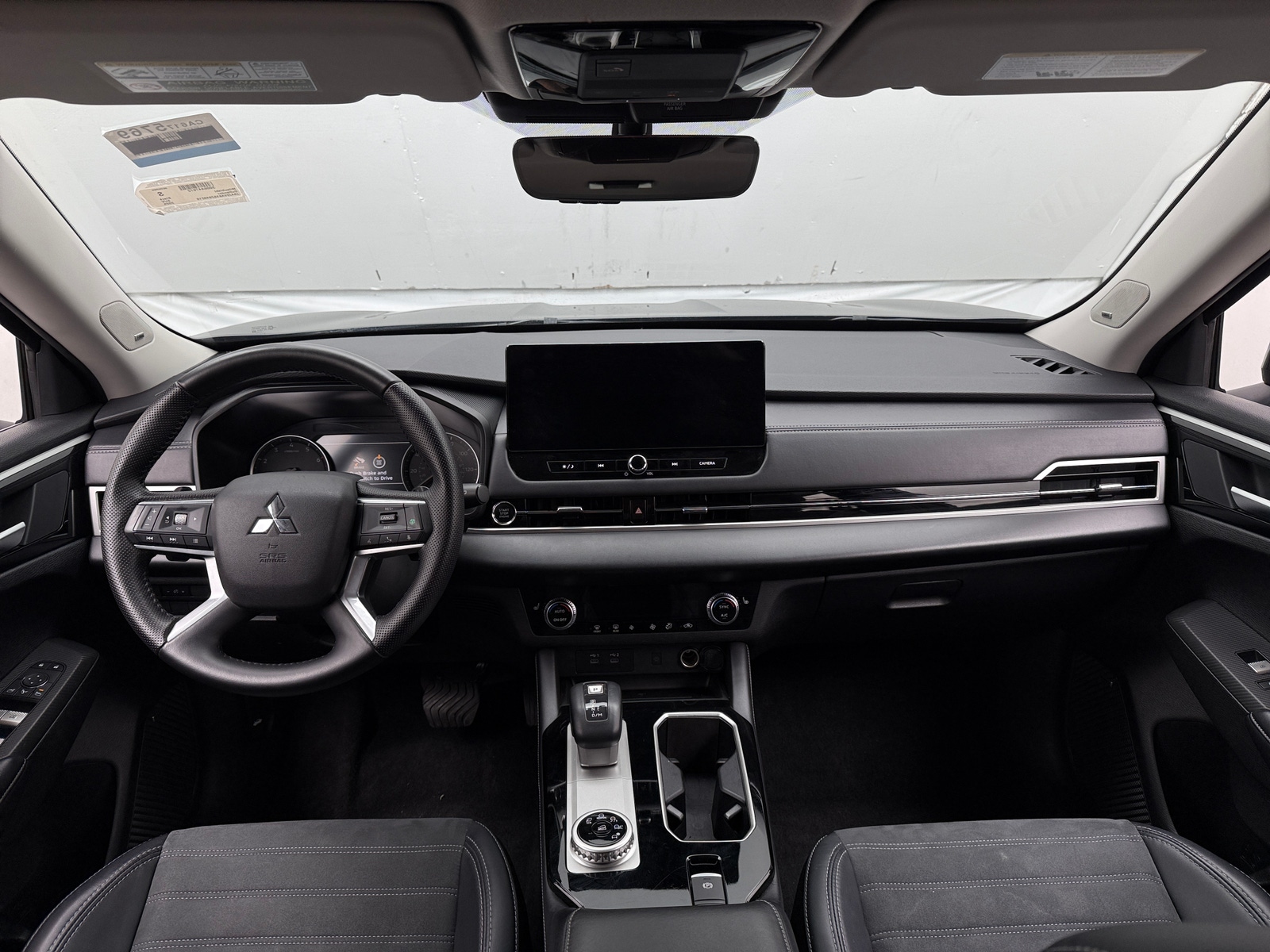 Thumbnail: 2025 Mitsubishi Outlander - 2