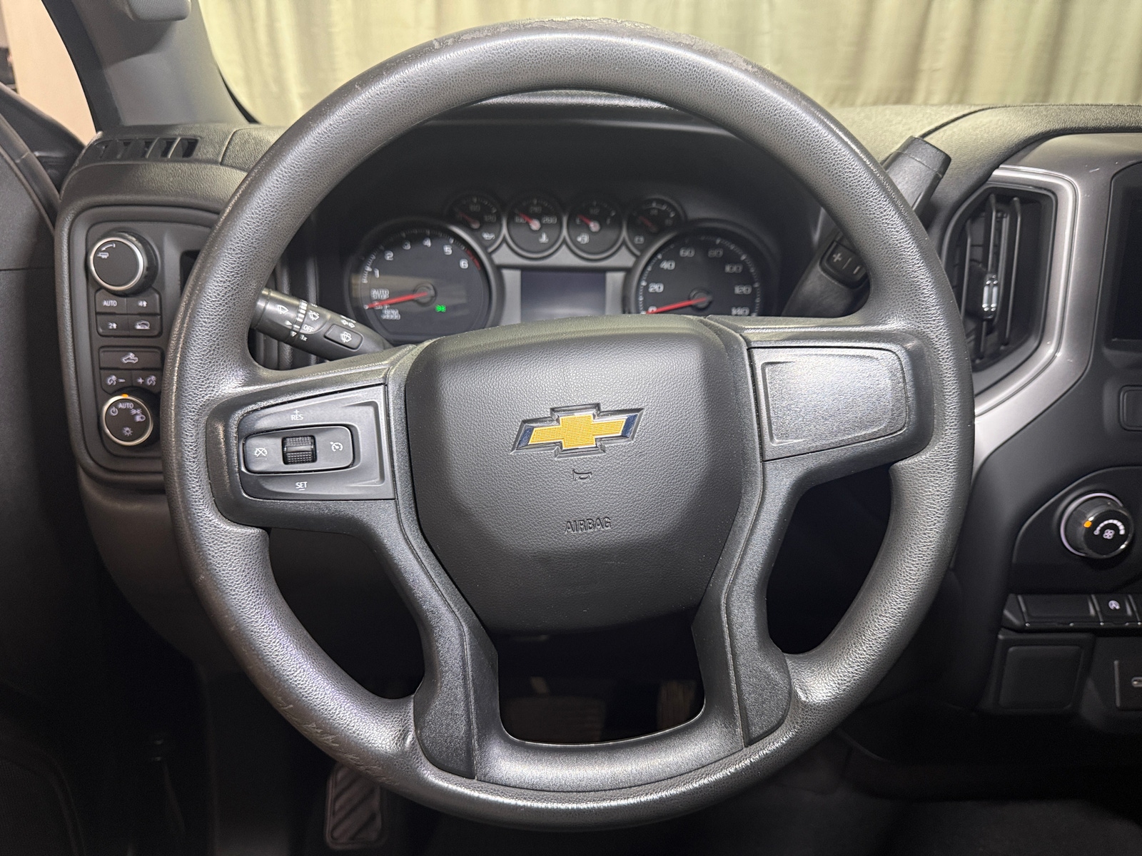 Thumbnail: 2022 Chevrolet Silverado 1500 - 5