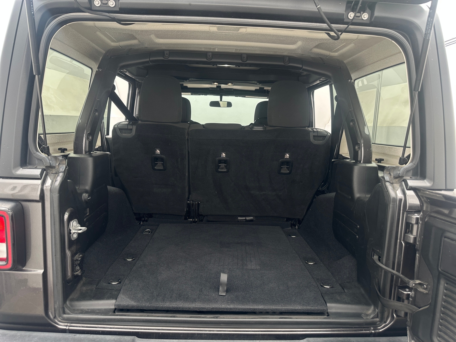 Thumbnail: 2019 Jeep Wrangler - 7