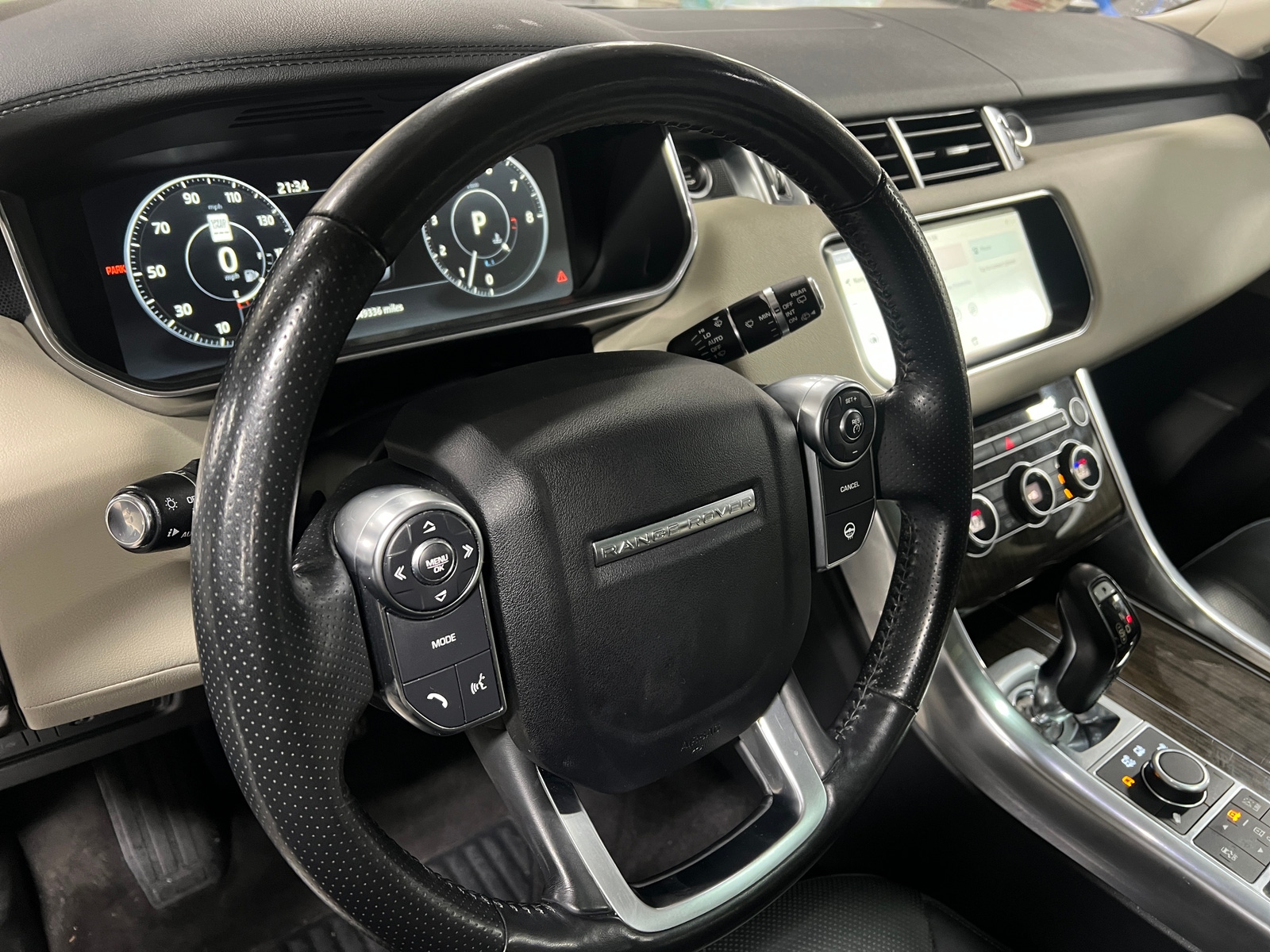 Thumbnail: 2017 Land Rover Range Rover Sport - 4