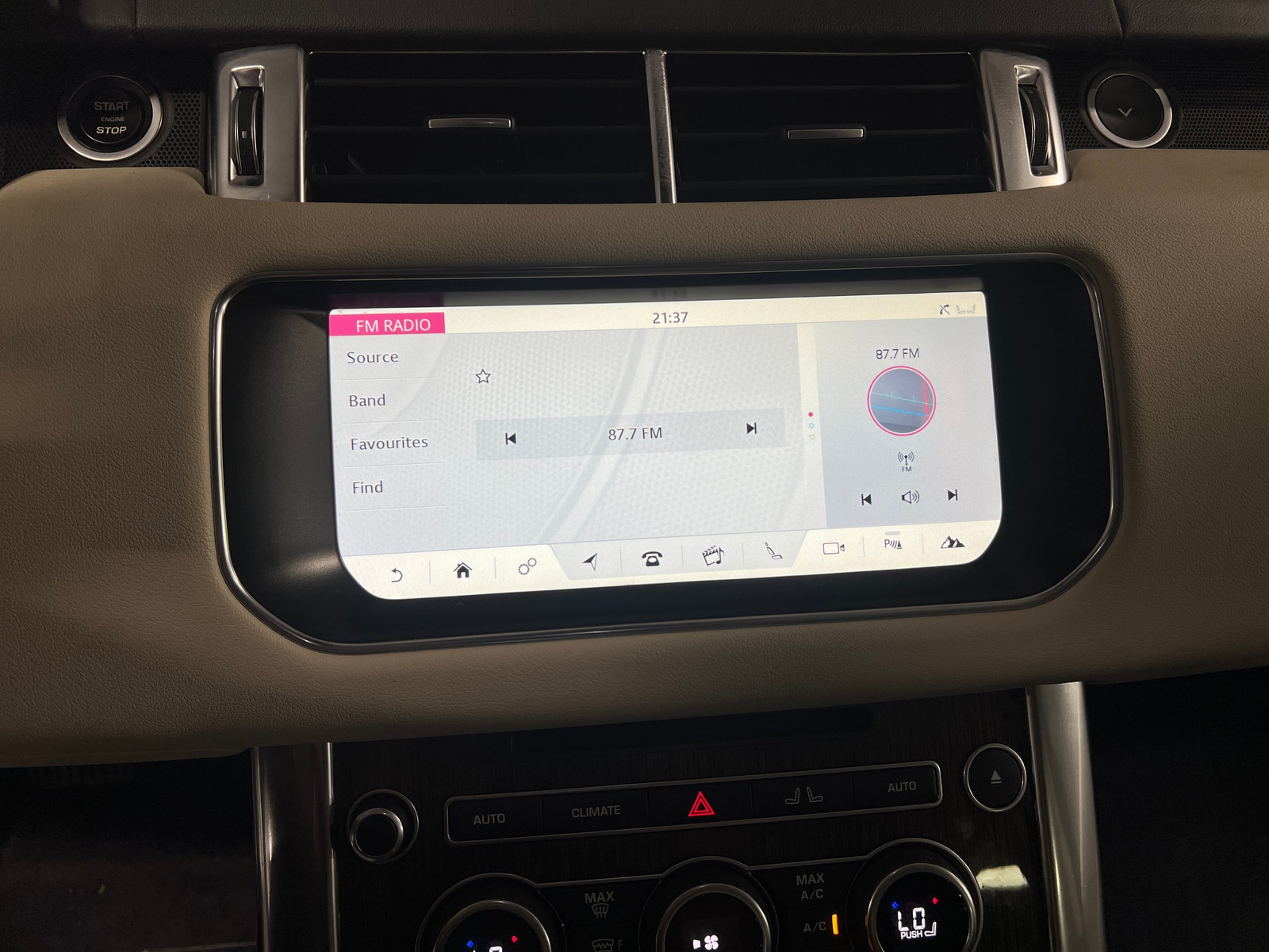 Thumbnail: 2017 Land Rover Range Rover Sport - 3