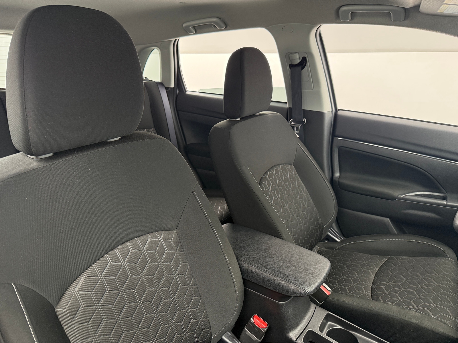 Thumbnail: 2025 Mitsubishi Outlander Sport - 2