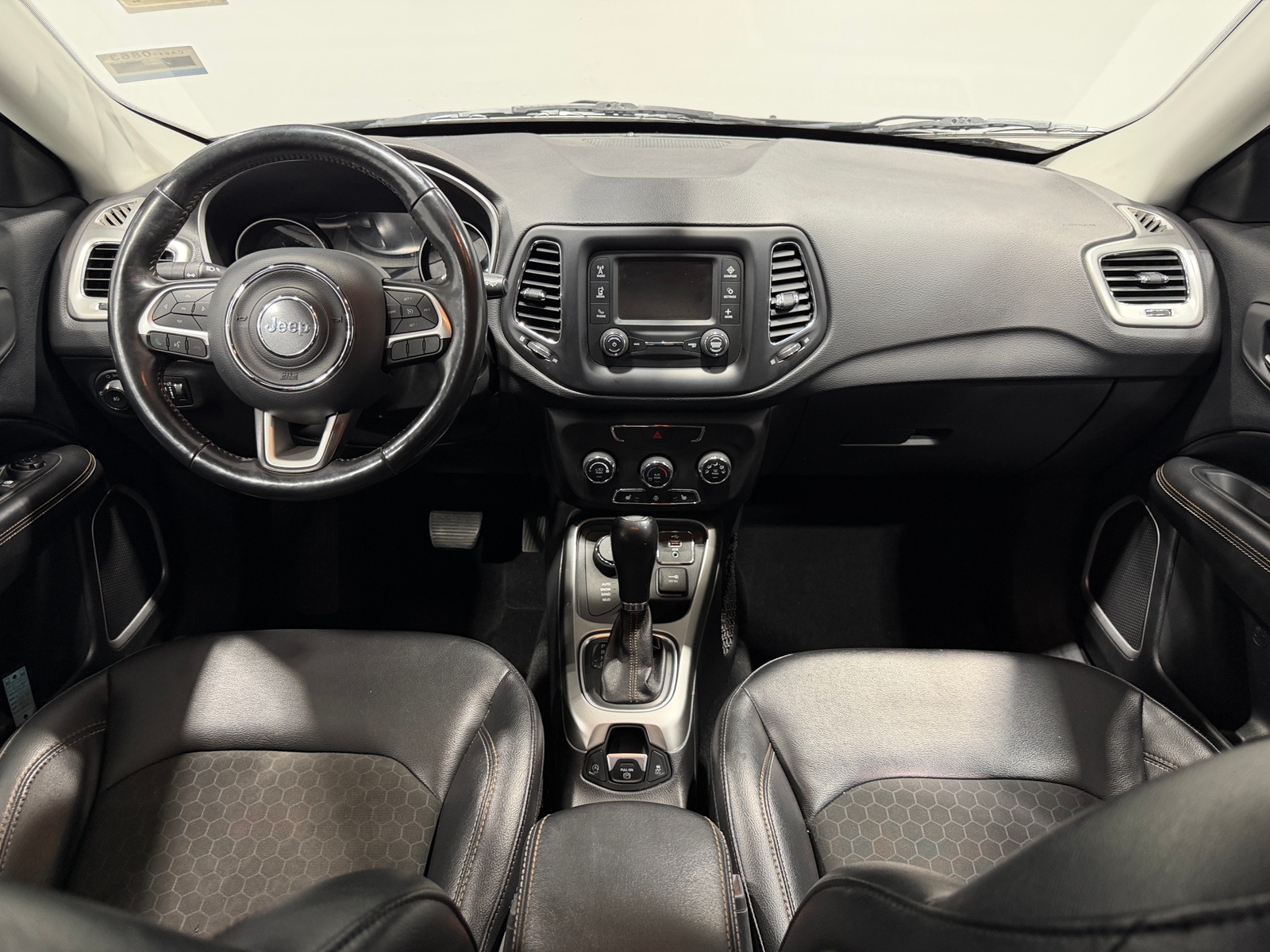 Thumbnail: 2018 Jeep Compass - 3