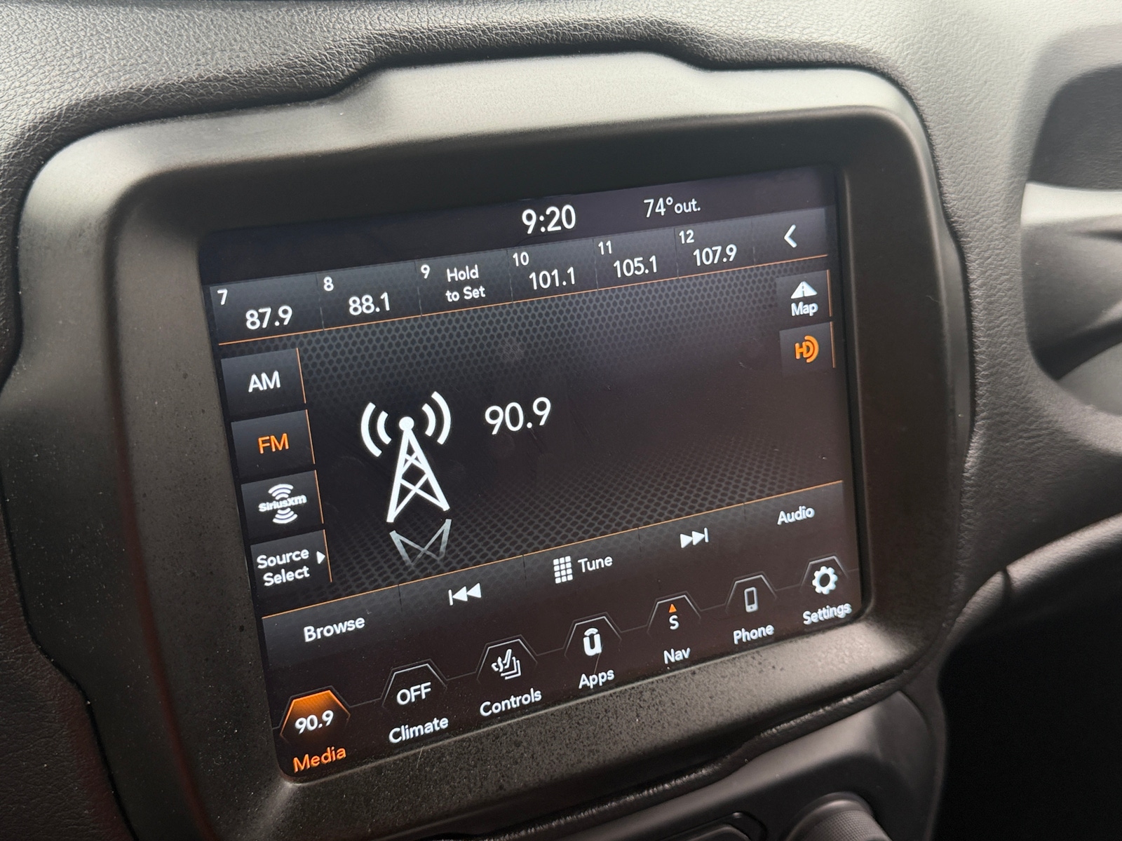 Thumbnail: 2021 Jeep Renegade - 3