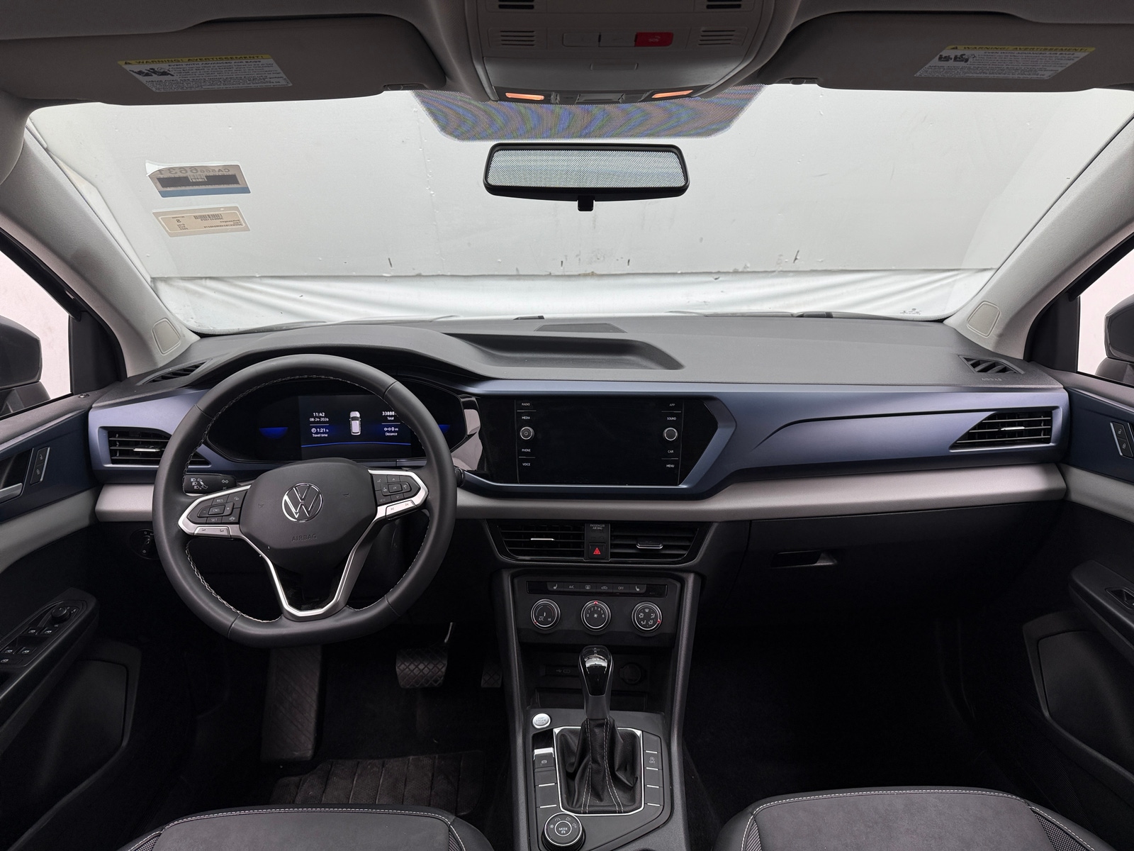 Thumbnail: 2022 Volkswagen Taos - 3