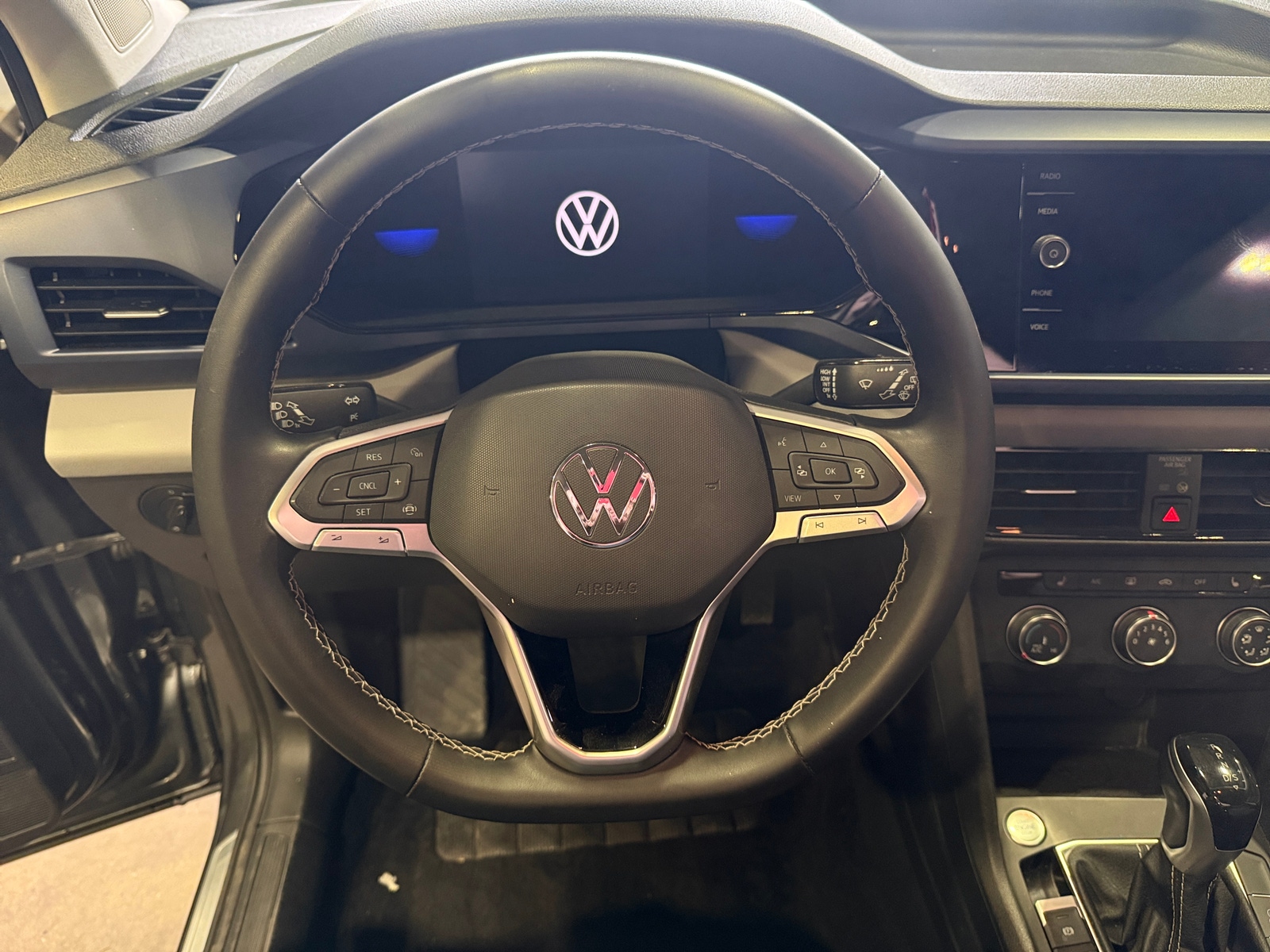 Thumbnail: 2022 Volkswagen Taos - 5