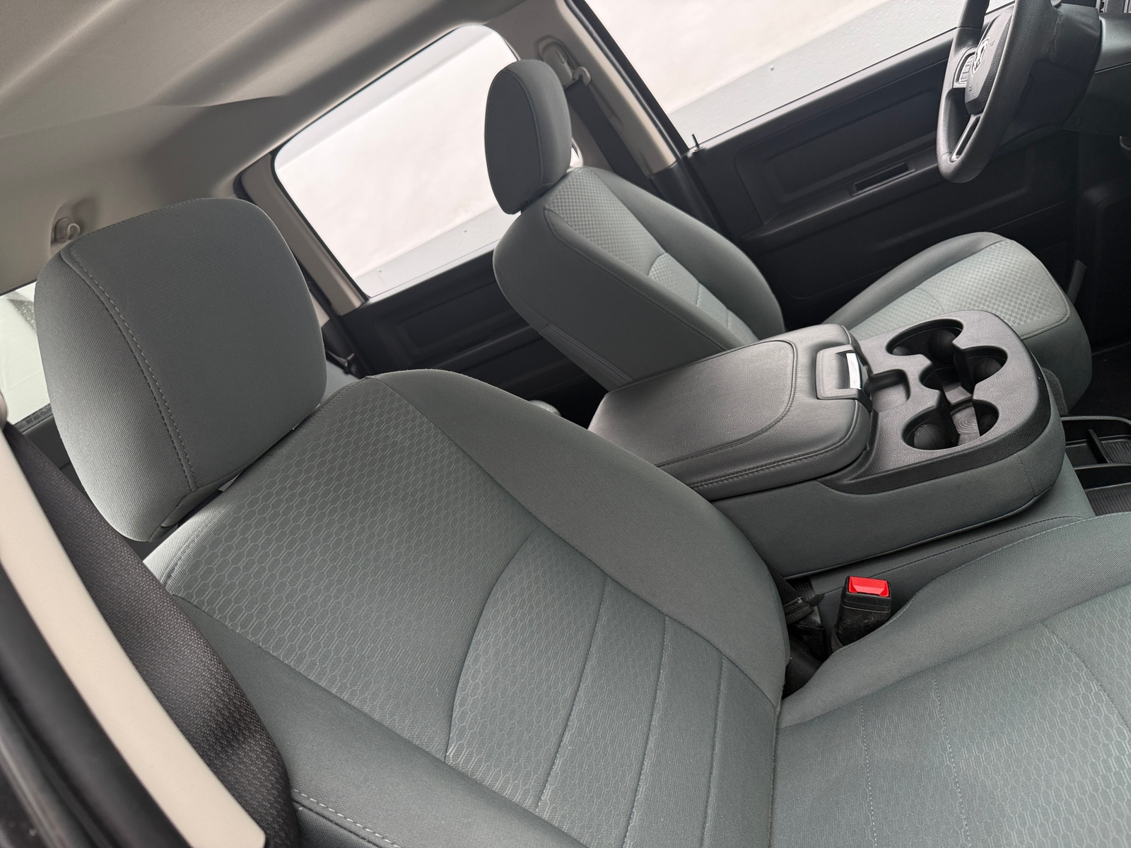 Thumbnail: 2020 RAM 1500 Classic - 2