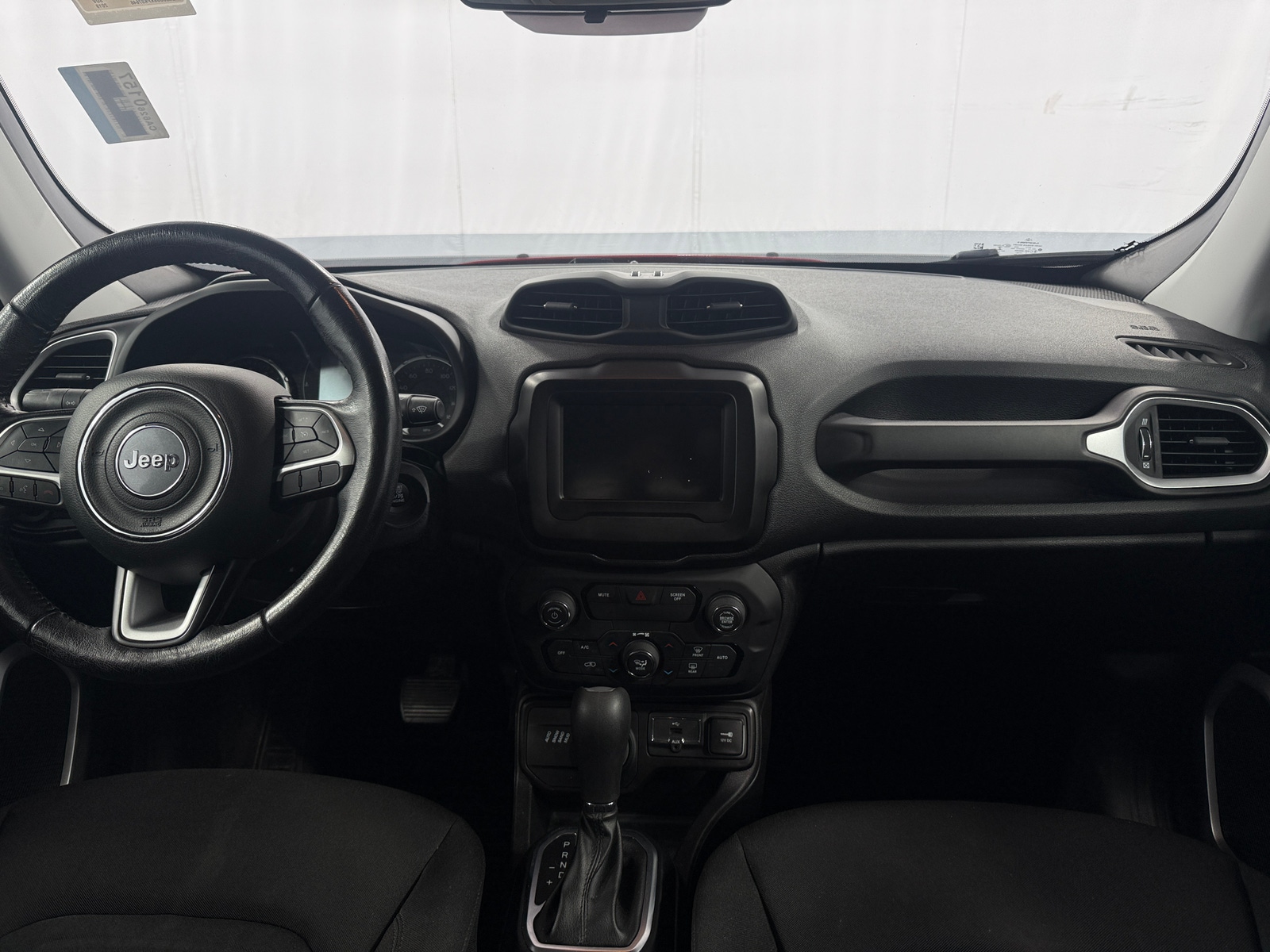 Thumbnail: 2019 Jeep Renegade - 3
