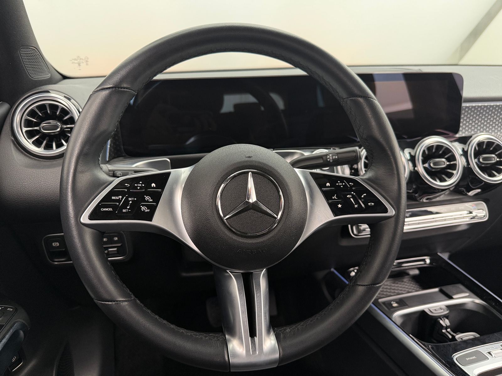 Thumbnail: 2025 Mercedes-Benz GLB - 4