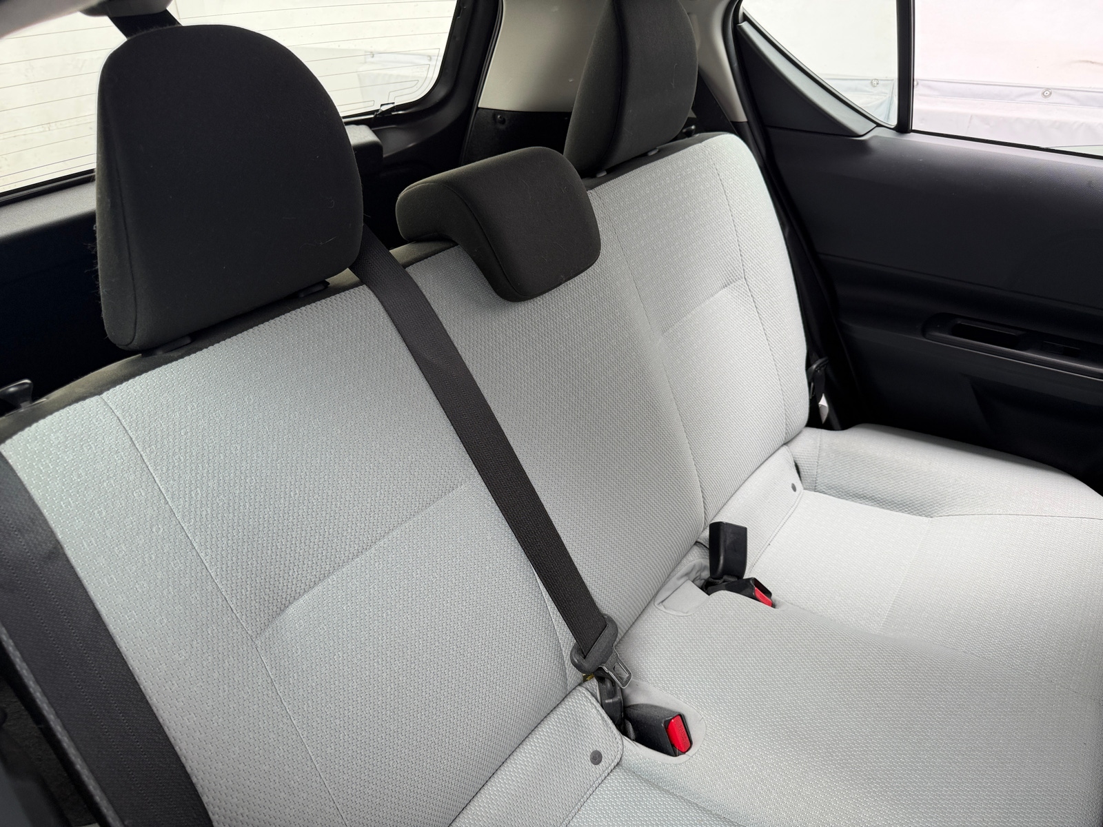 Thumbnail: 2018 Toyota Prius c - 6