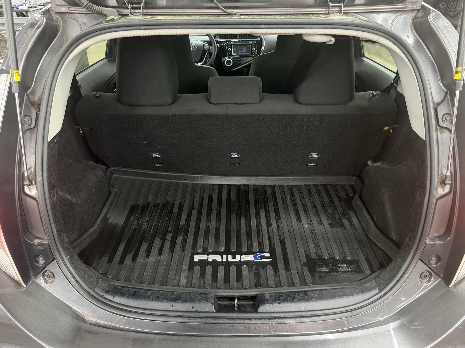 Thumbnail: 2018 Toyota Prius c - 7