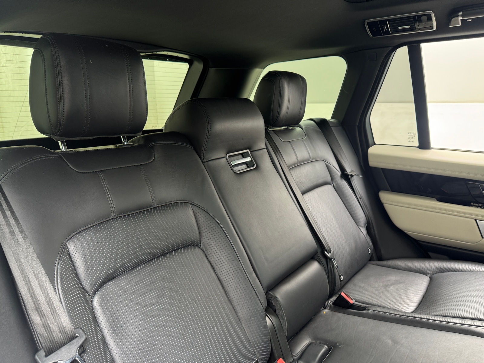 Thumbnail: 2020 Land Rover Range Rover - 6