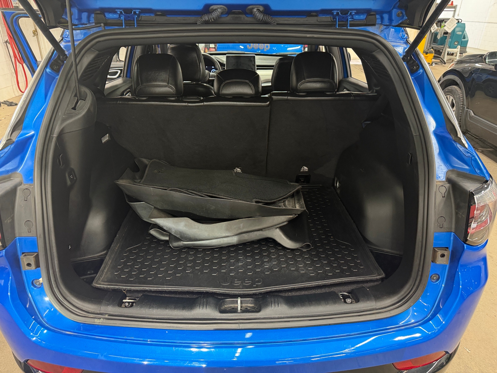 Thumbnail: 2023 Jeep Compass - 6