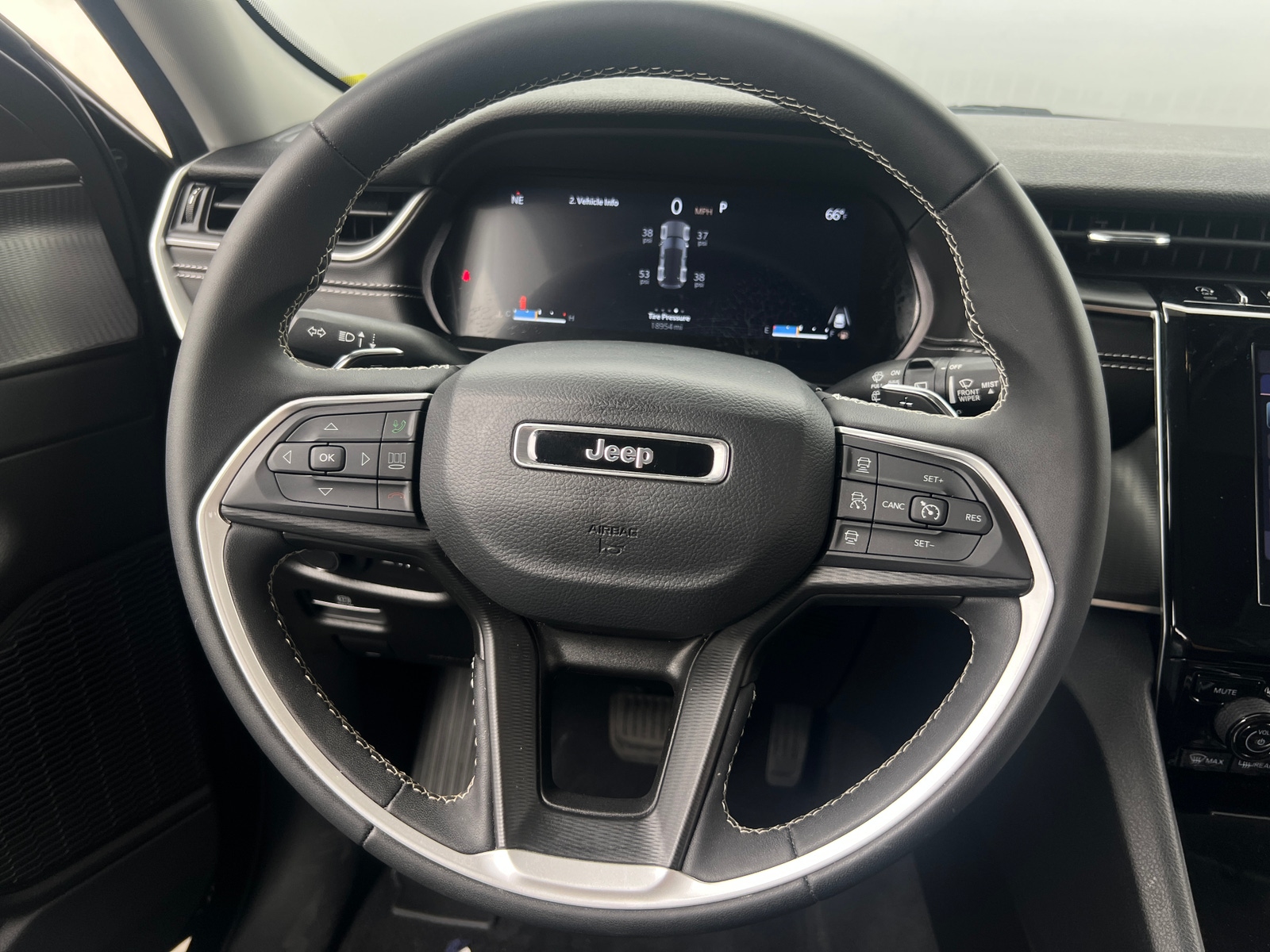 Thumbnail: 2023 Jeep Grand Cherokee - 5