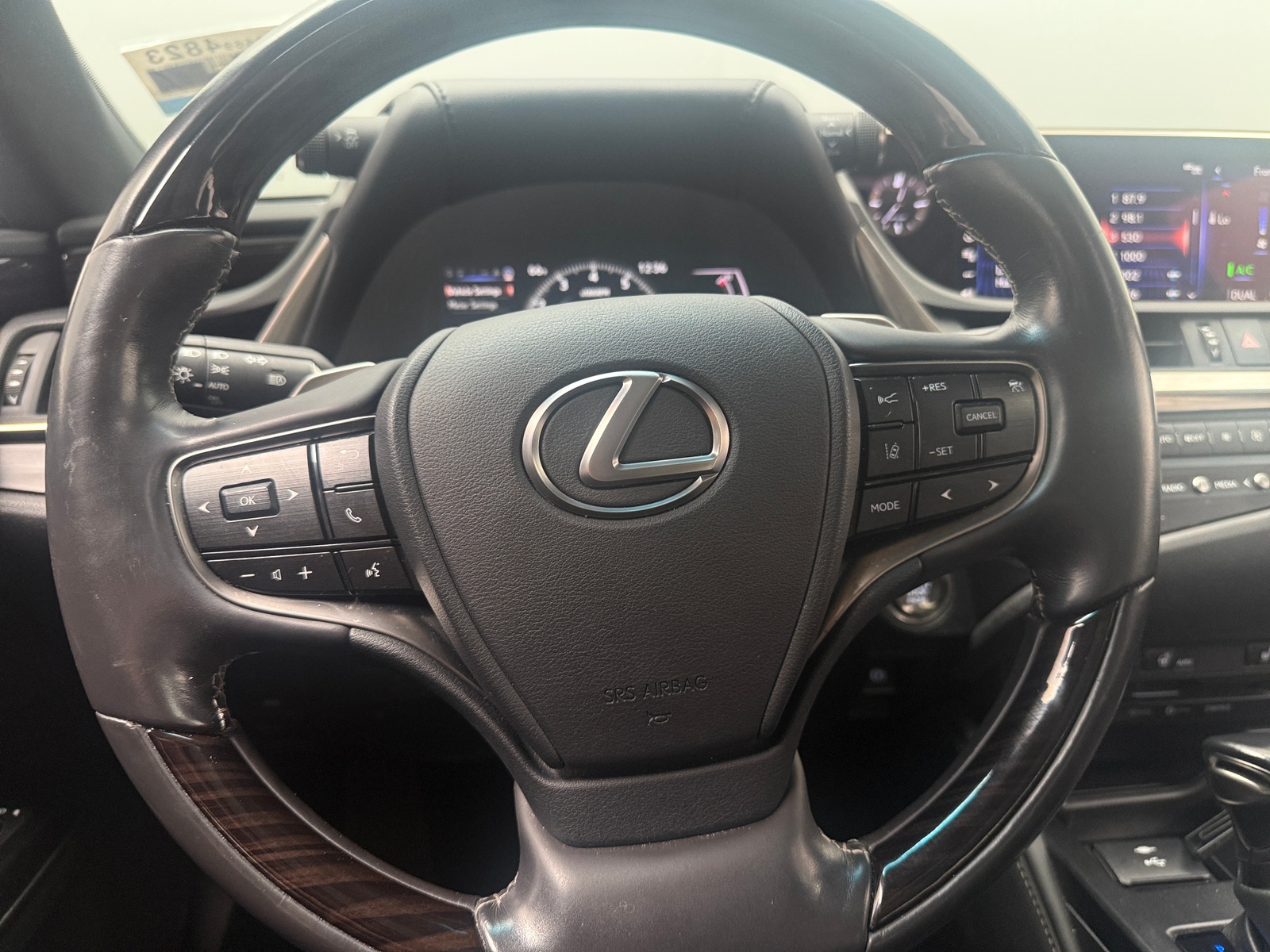 Thumbnail: 2021 Lexus ES - 5