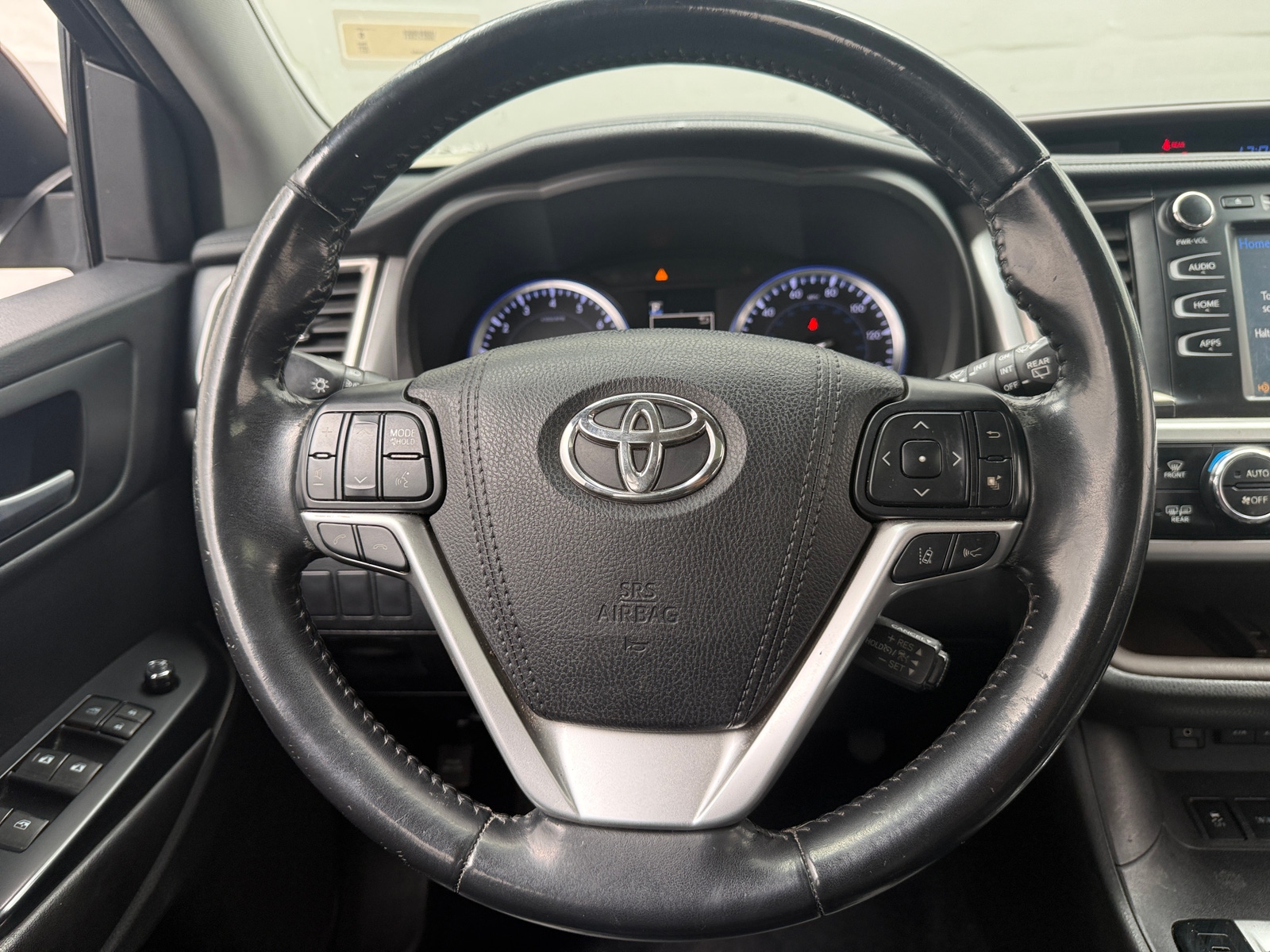 Thumbnail: 2017 Toyota Highlander - 4