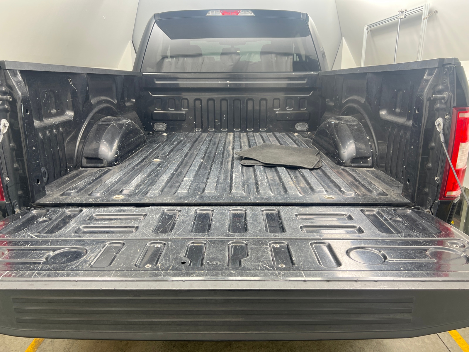 Thumbnail: 2019 Ford Econoline - 7
