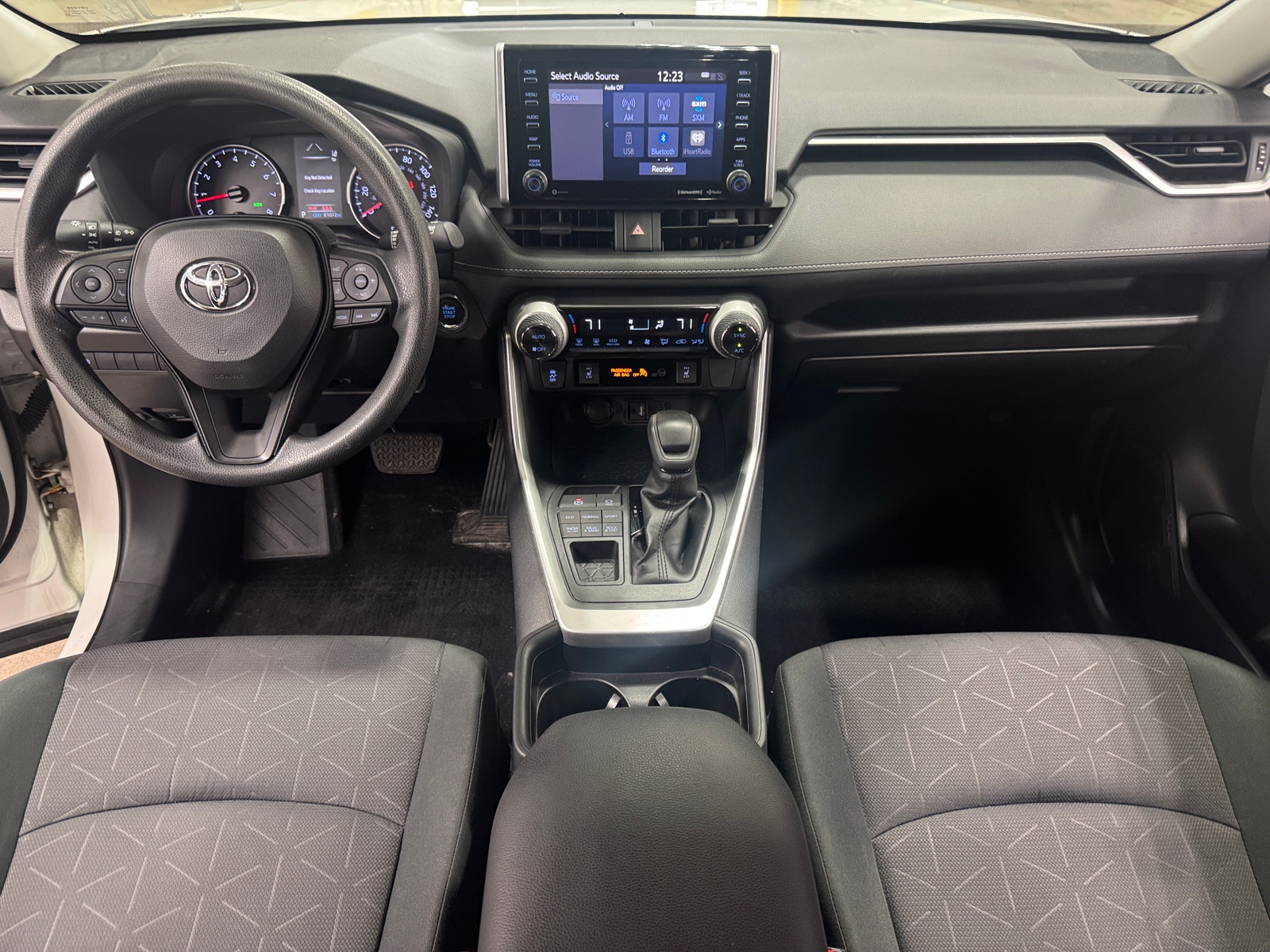 Thumbnail: 2019 Toyota RAV4 - 3