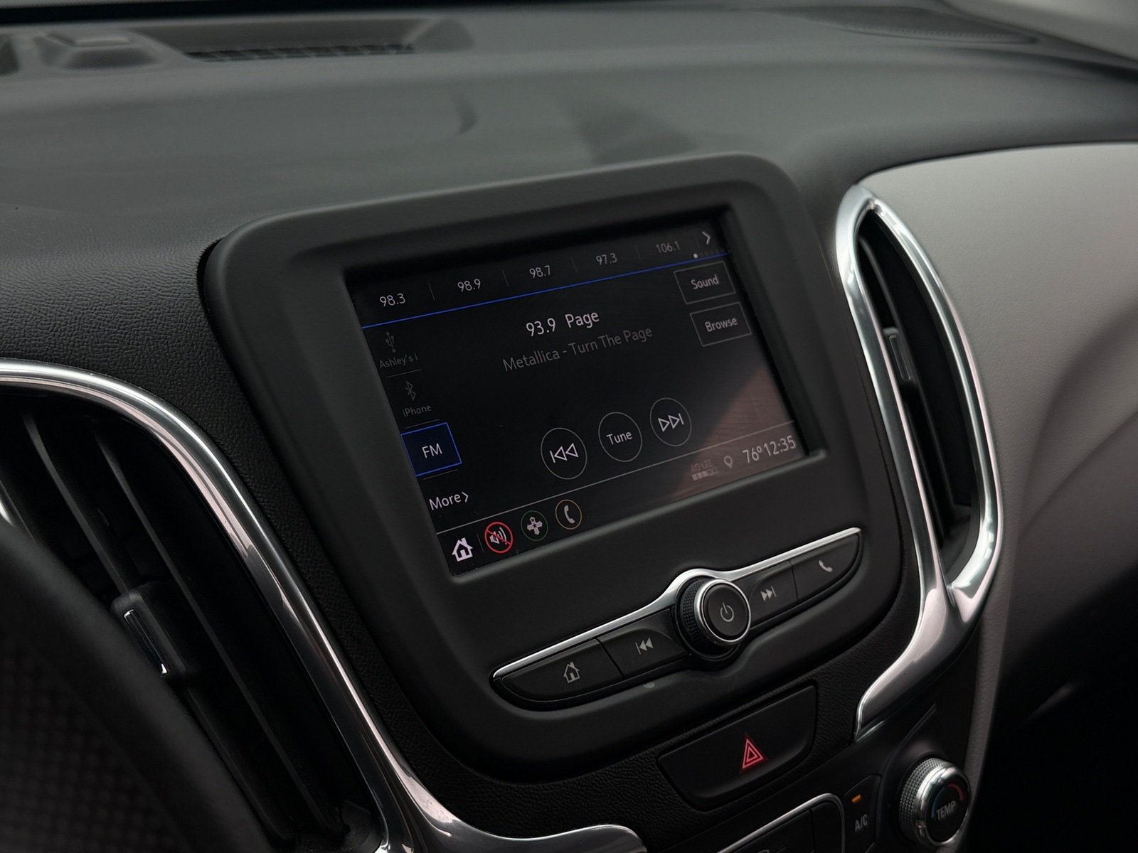 Thumbnail: 2020 Chevrolet Equinox - 4