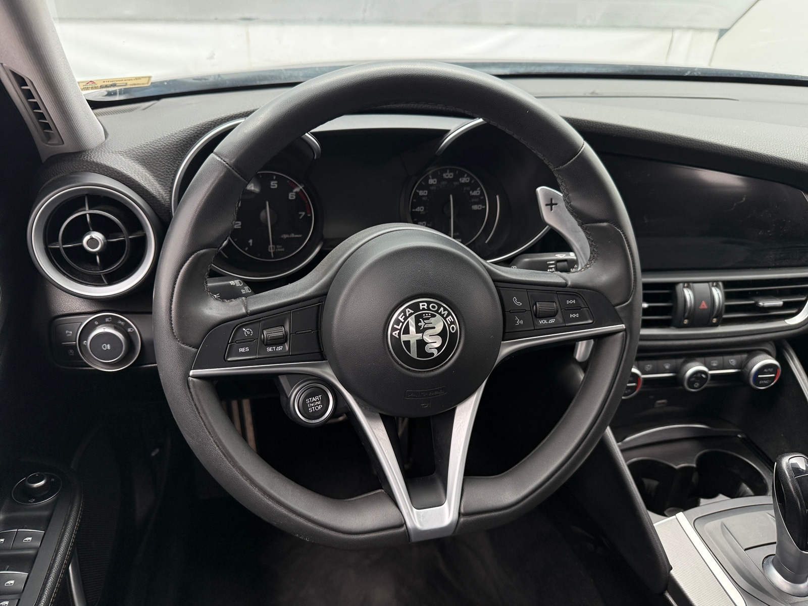 Thumbnail: 2017 Alfa Romeo Giulia - 4