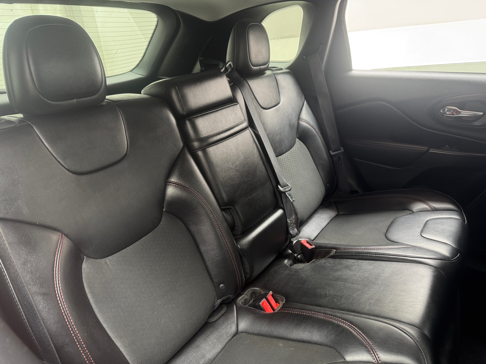 Thumbnail: 2019 Jeep Cherokee - 6