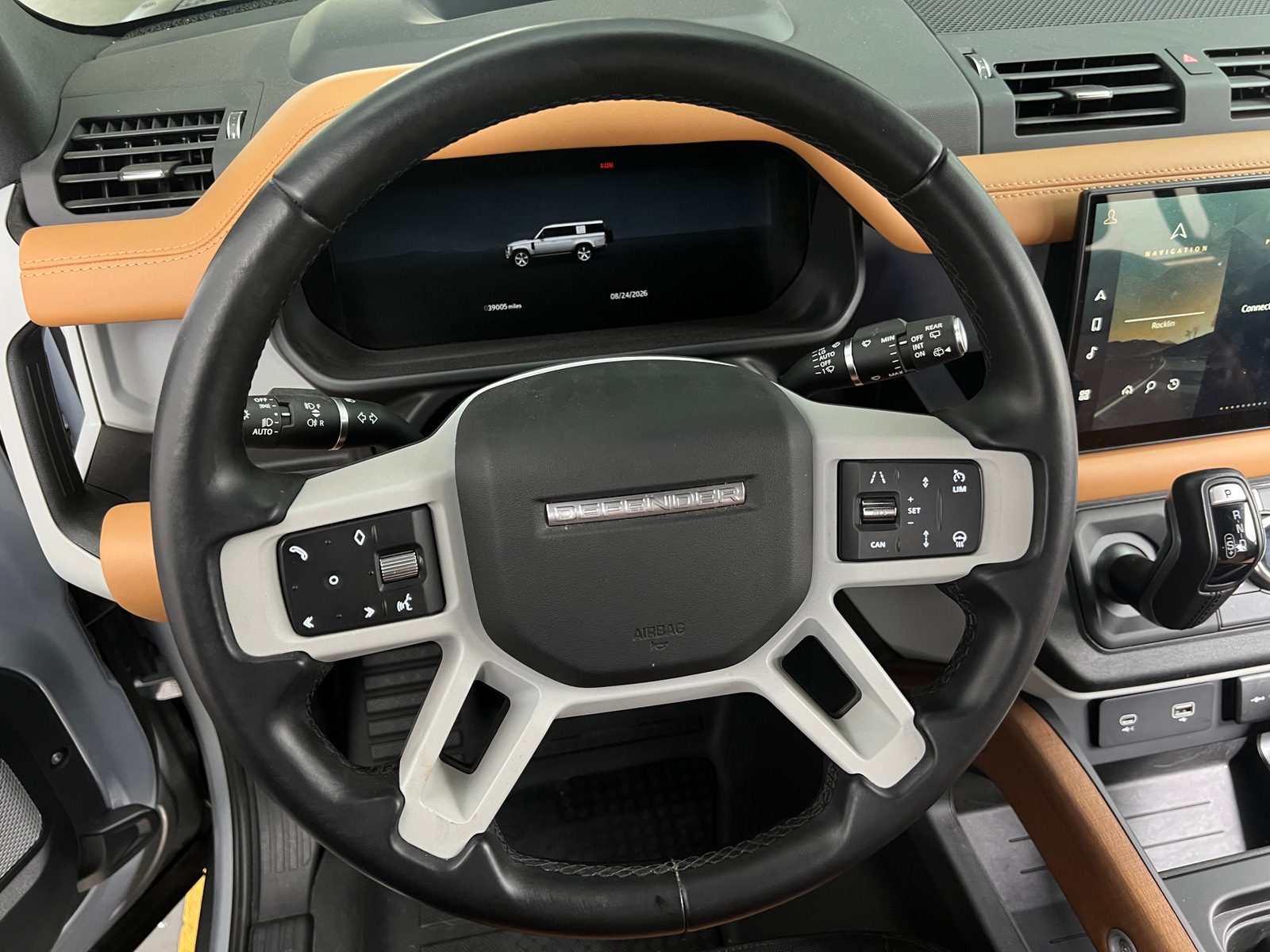 Thumbnail: 2024 Land Rover Defender - 4