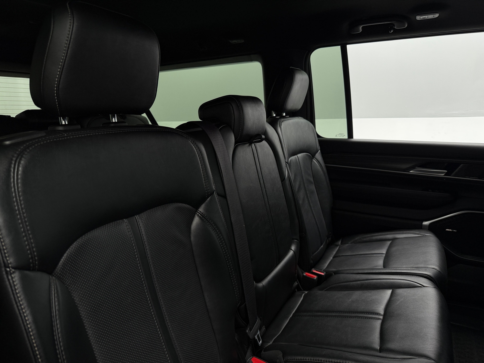 Thumbnail: 2024 Jeep Wagoneer - 5