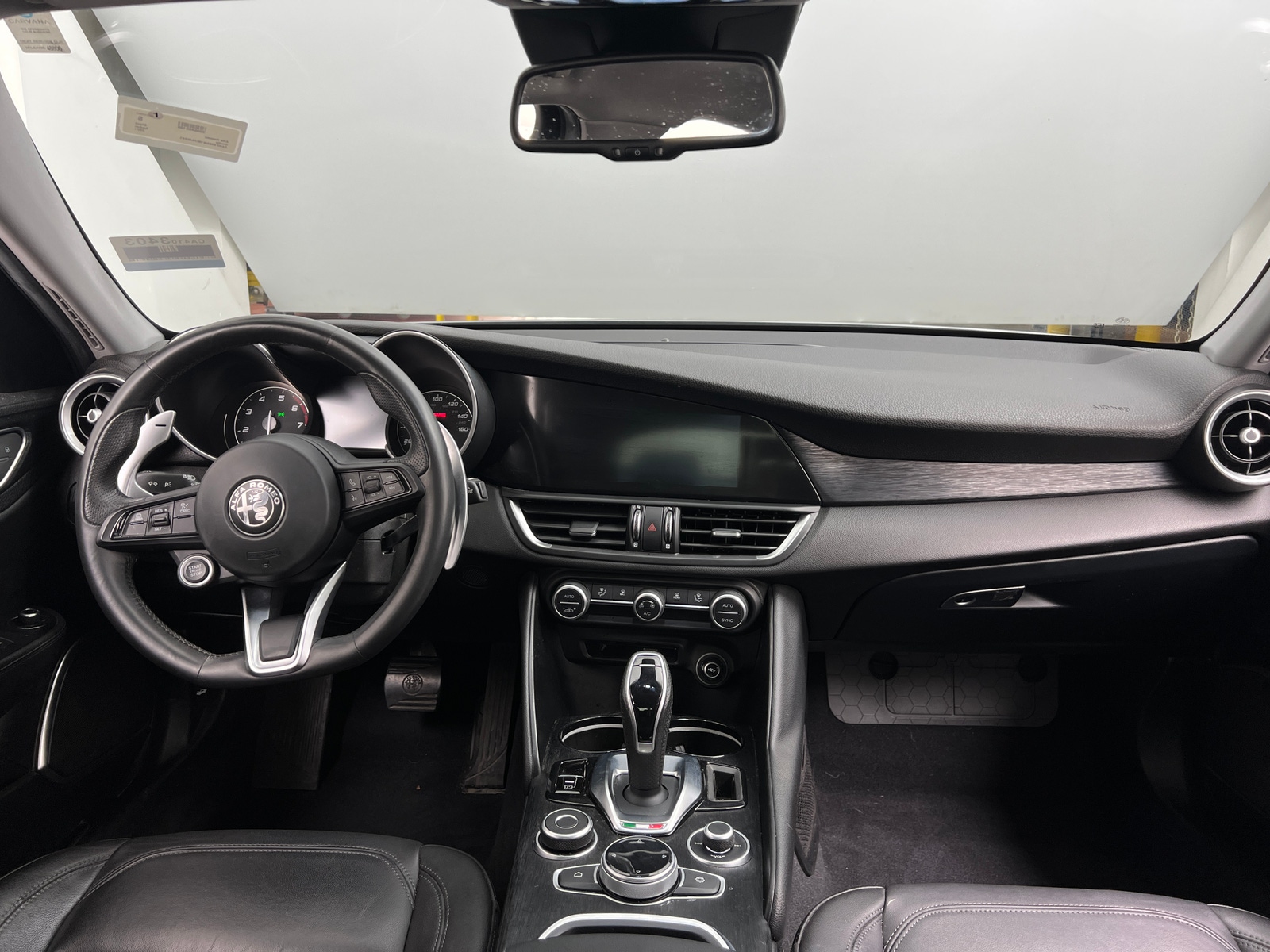 Thumbnail: 2021 Alfa Romeo Giulia - 2
