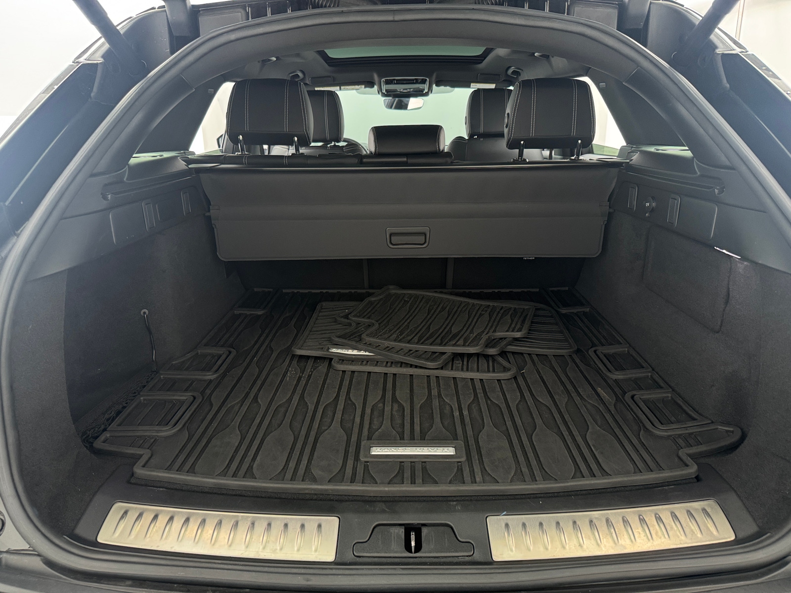 Thumbnail: 2021 Land Rover Range Rover Velar - 7