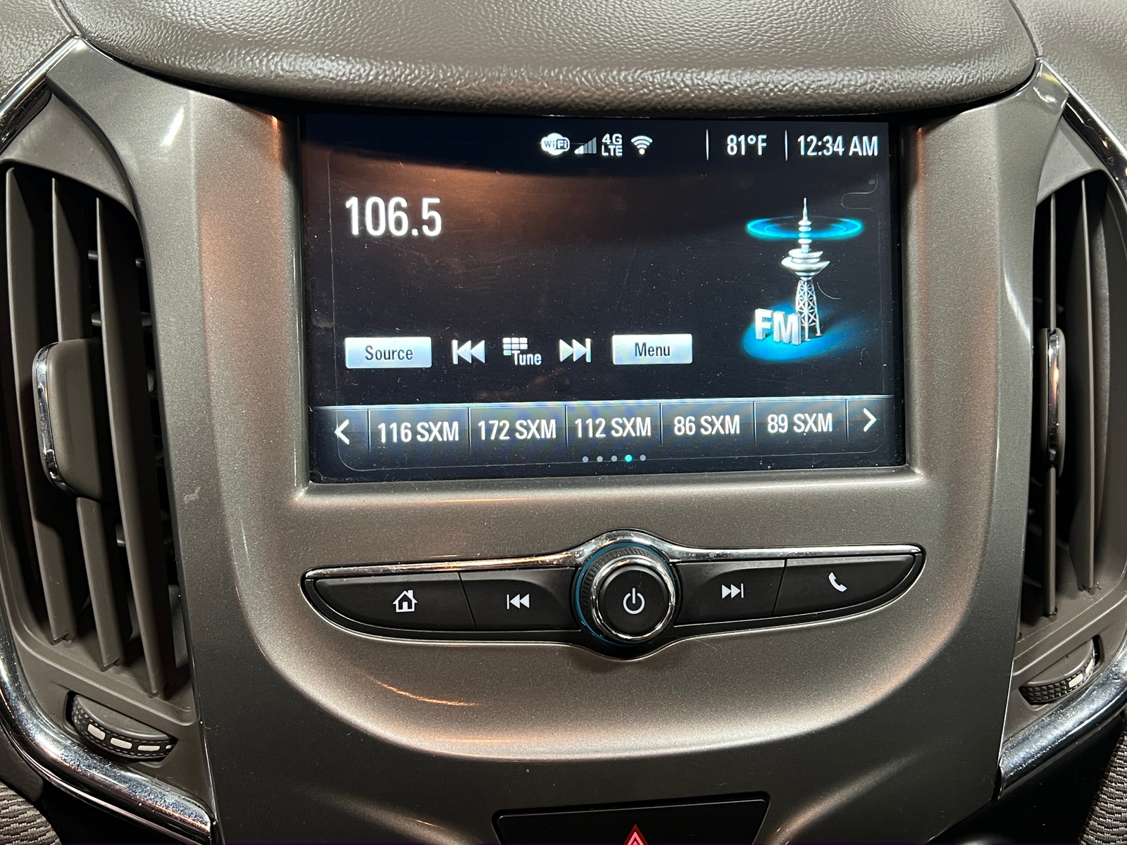 Thumbnail: 2018 Chevrolet Cruze - 4