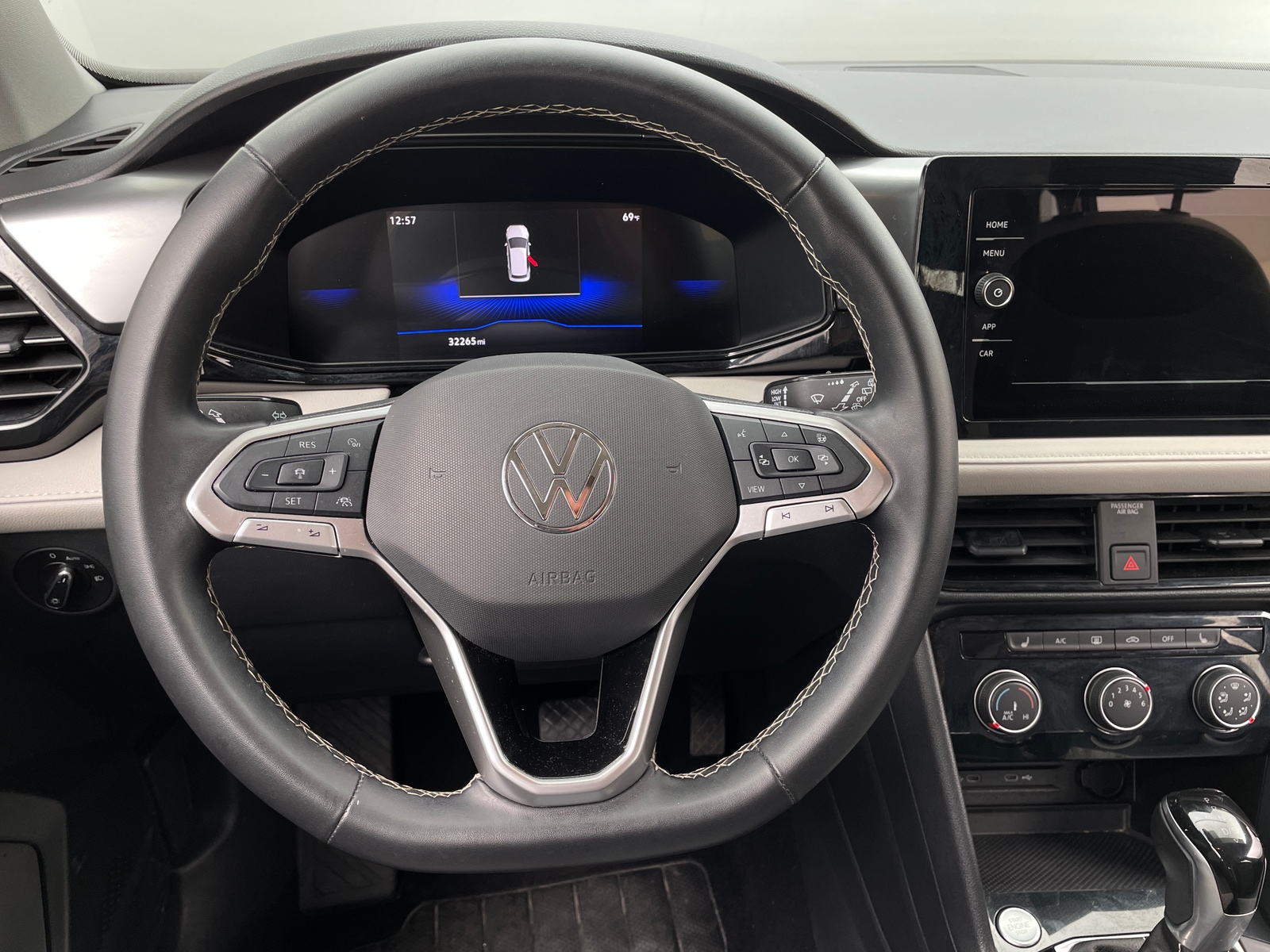 Thumbnail: 2025 Volkswagen Taos - 5