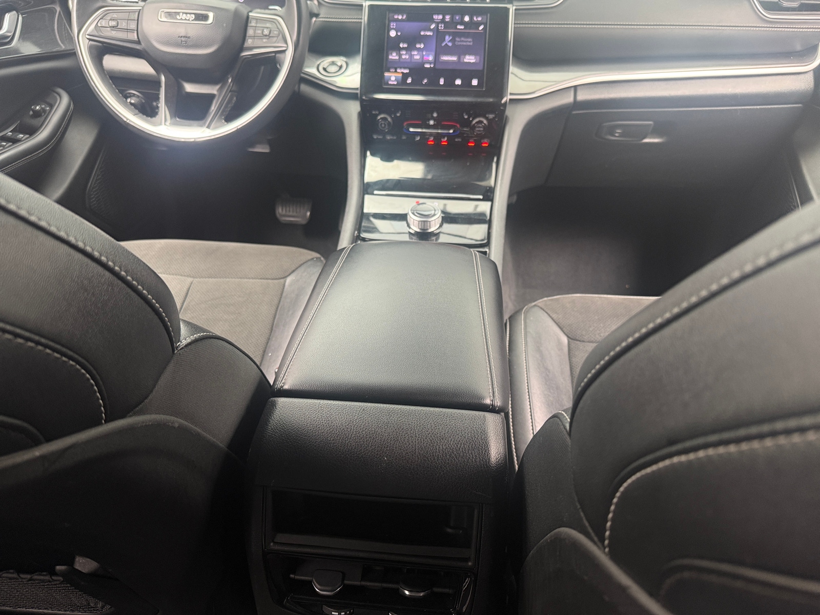 Thumbnail: 2023 Jeep Grand Cherokee - 3