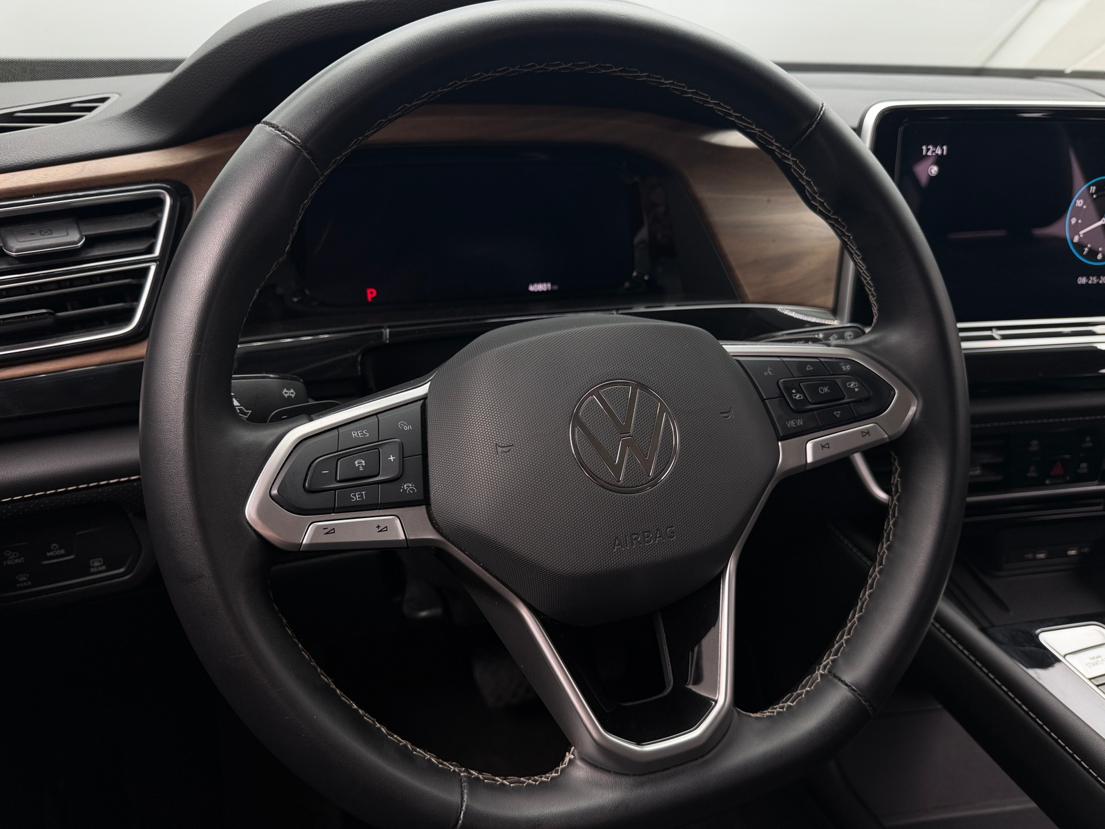 Thumbnail: 2025 Volkswagen Atlas - 4