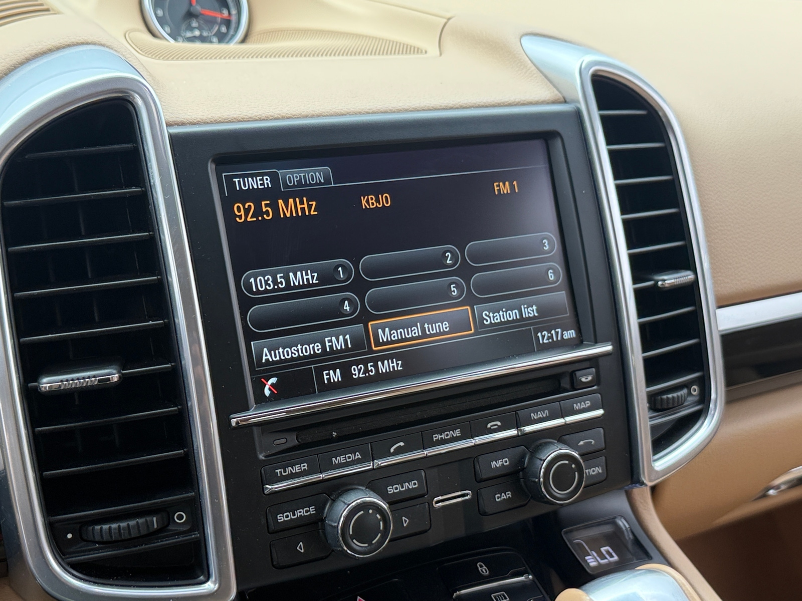 Thumbnail: 2013 Porsche Cayenne - 3