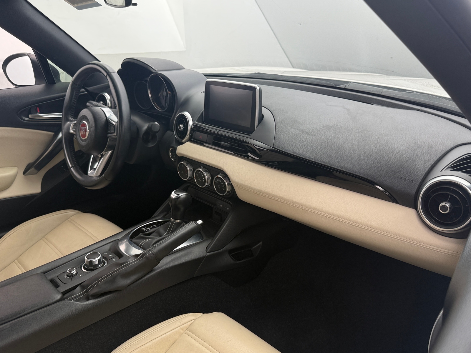 Thumbnail: 2019 Fiat 124 Spider - 2