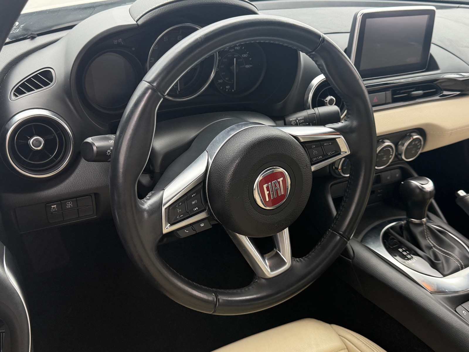 Thumbnail: 2019 Fiat 124 Spider - 4