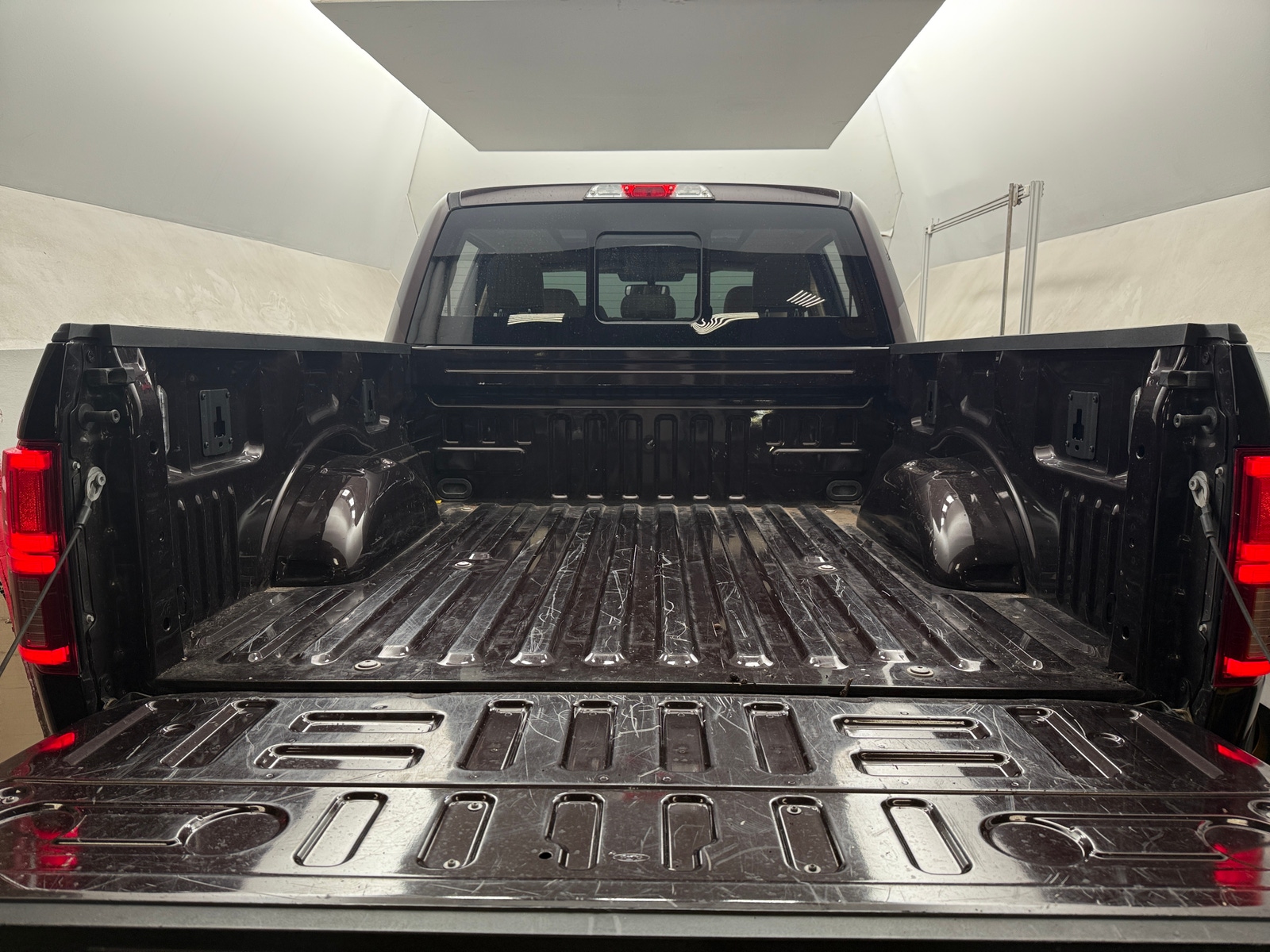 Thumbnail: 2018 Ford Econoline - 6