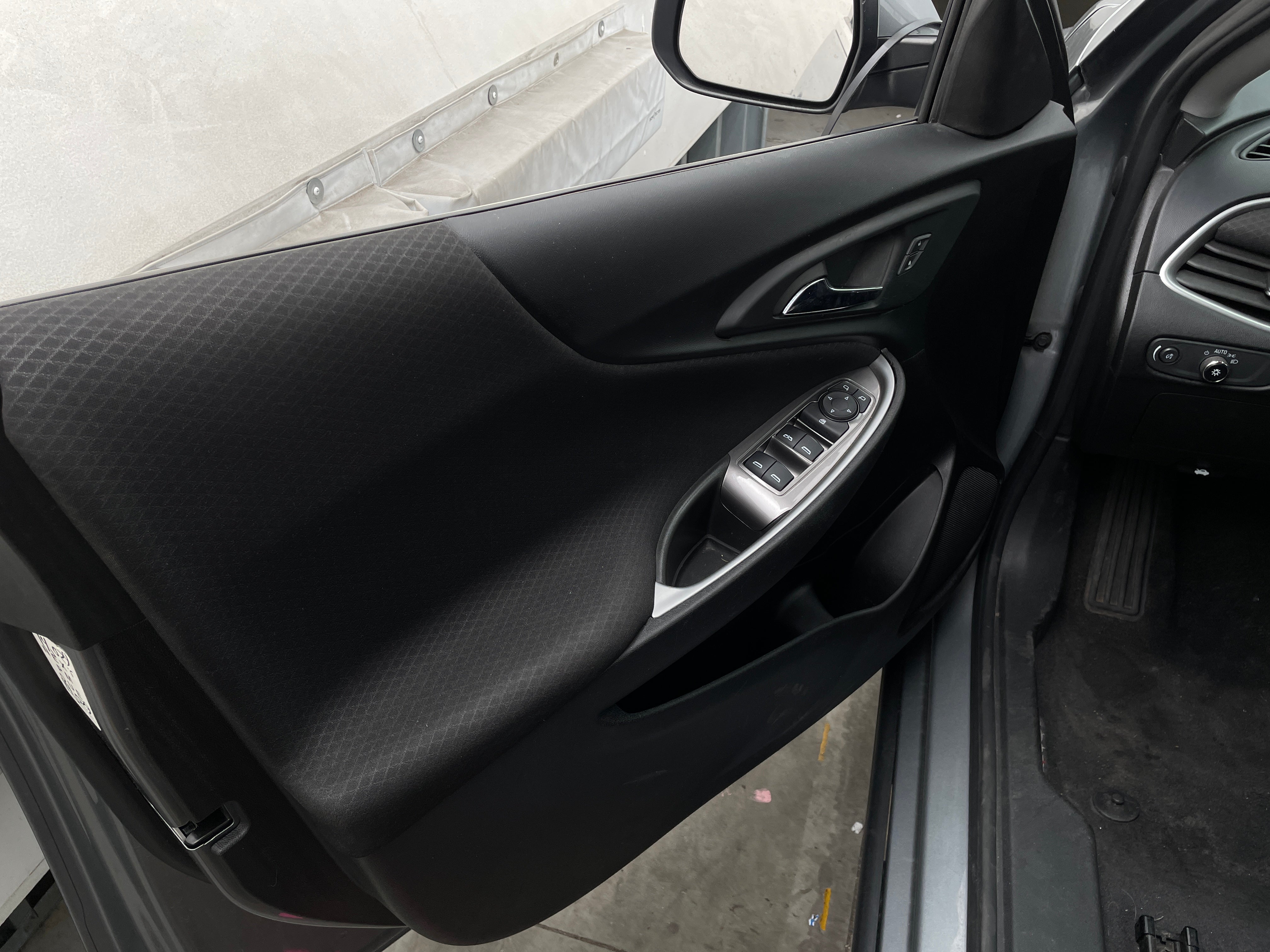 2023 Chevrolet Malibu 1LT - Photo 2