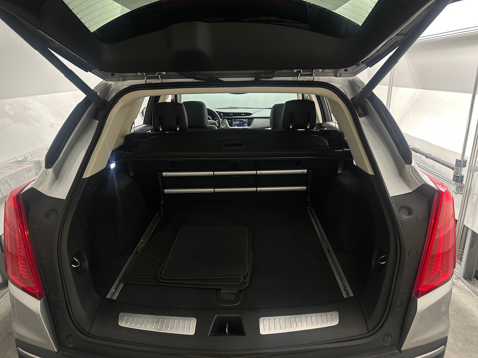 Thumbnail: 2017 Cadillac XT5 - 6
