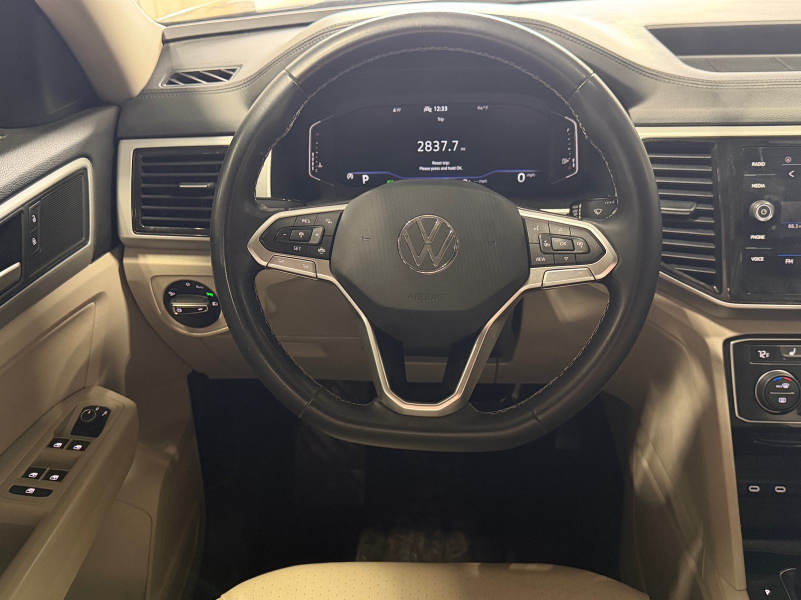 Thumbnail: 2022 Volkswagen Atlas - 4
