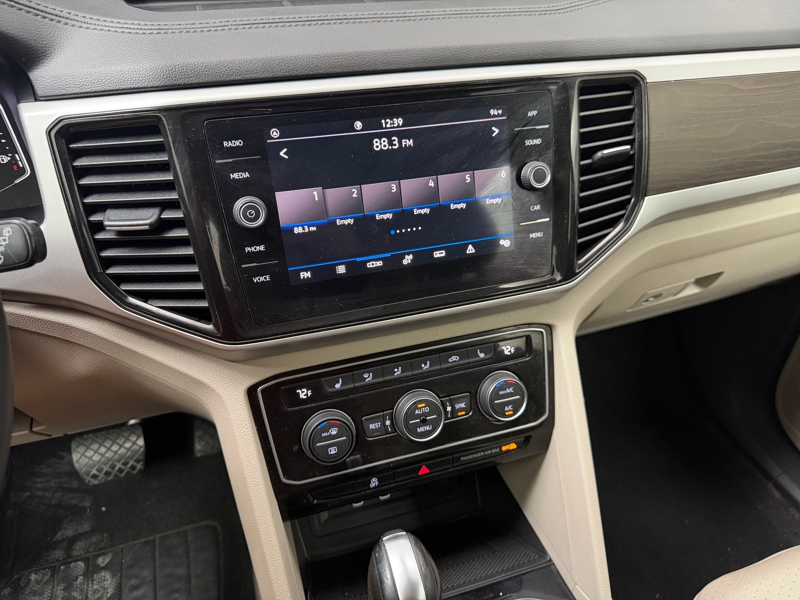 Thumbnail: 2022 Volkswagen Atlas - 3