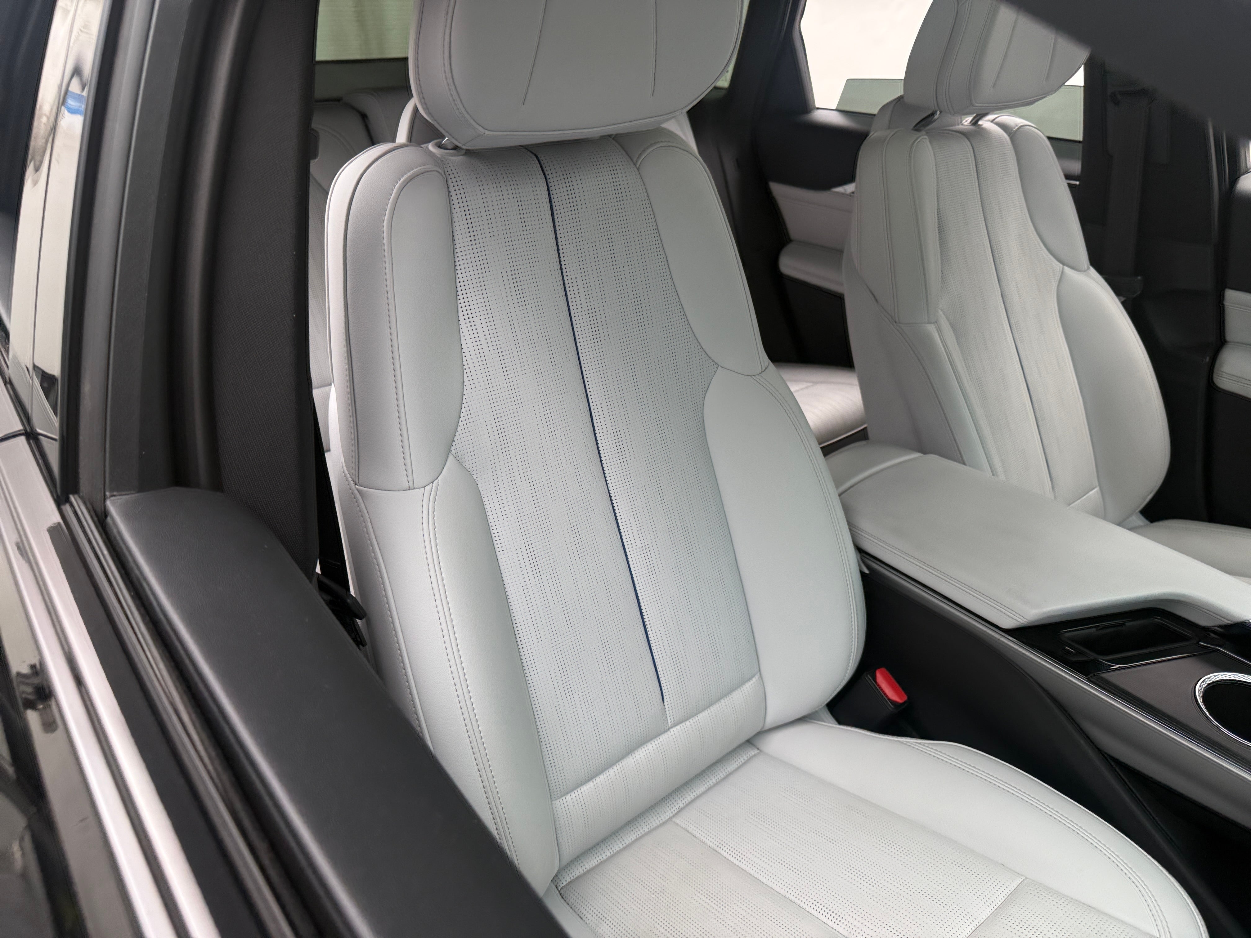 Used 2024 Cadillac LYRIQ Luxury 1 with VIN 1GYKPPRL3RZ110442 for sale in Oak Creek, WI