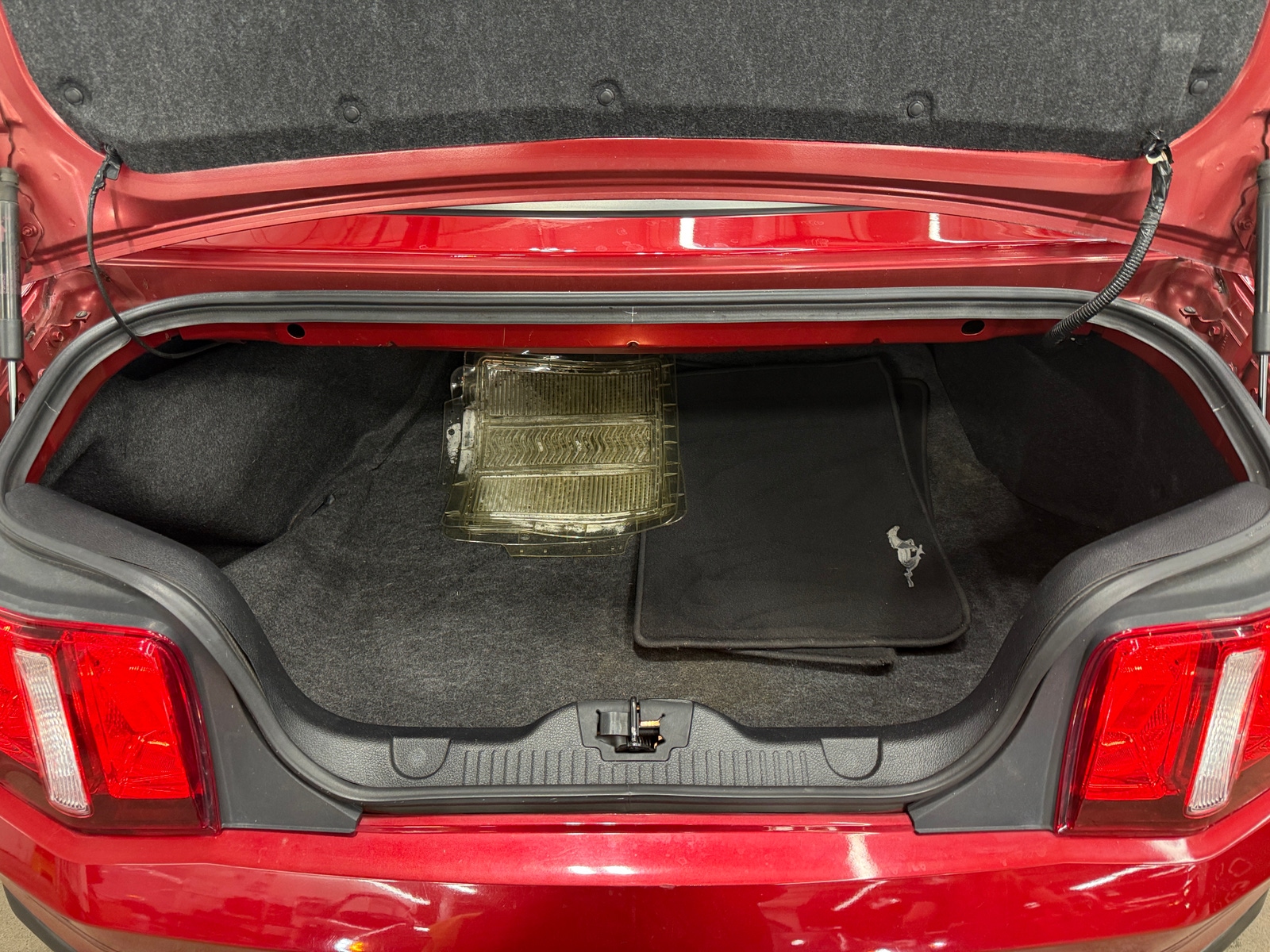 Thumbnail: 2011 Ford Mustang - 6