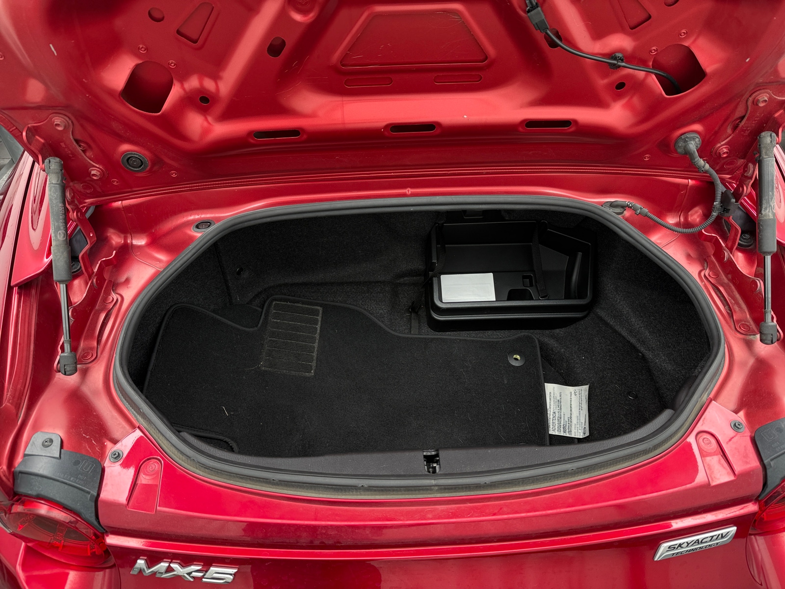 Thumbnail: 2019 Mazda MX-5 Miata - 6