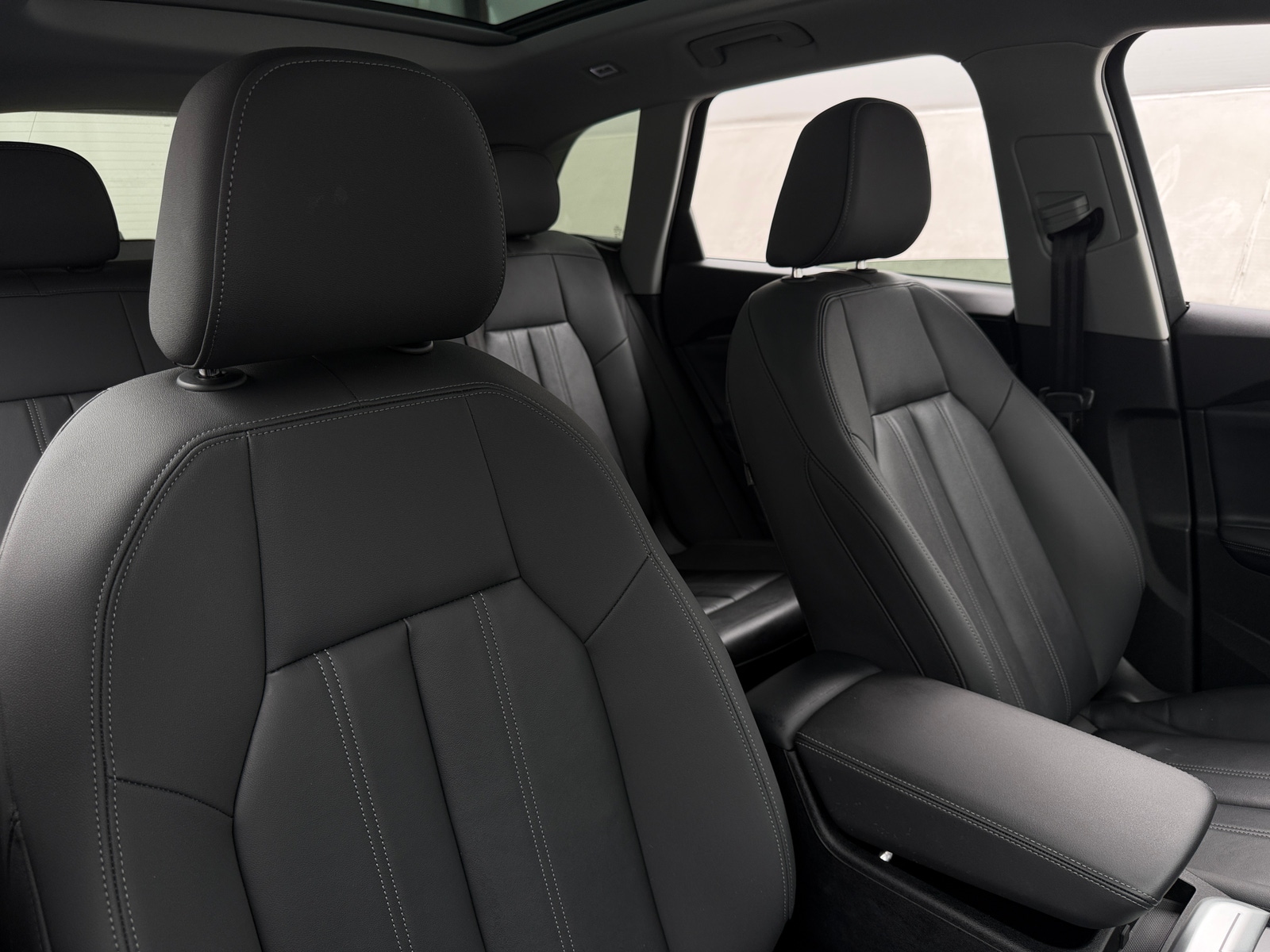 Thumbnail: 2025 Audi Q5 - 2