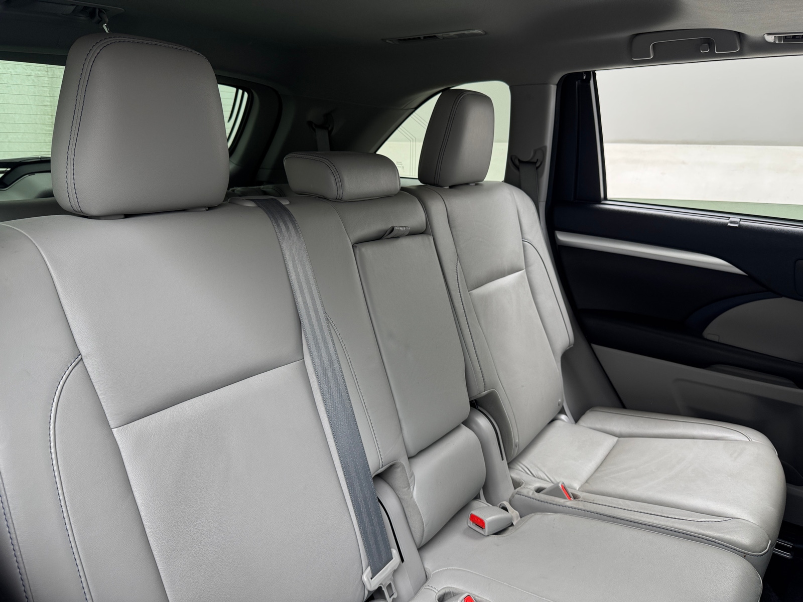 Thumbnail: 2016 Toyota Highlander - 5
